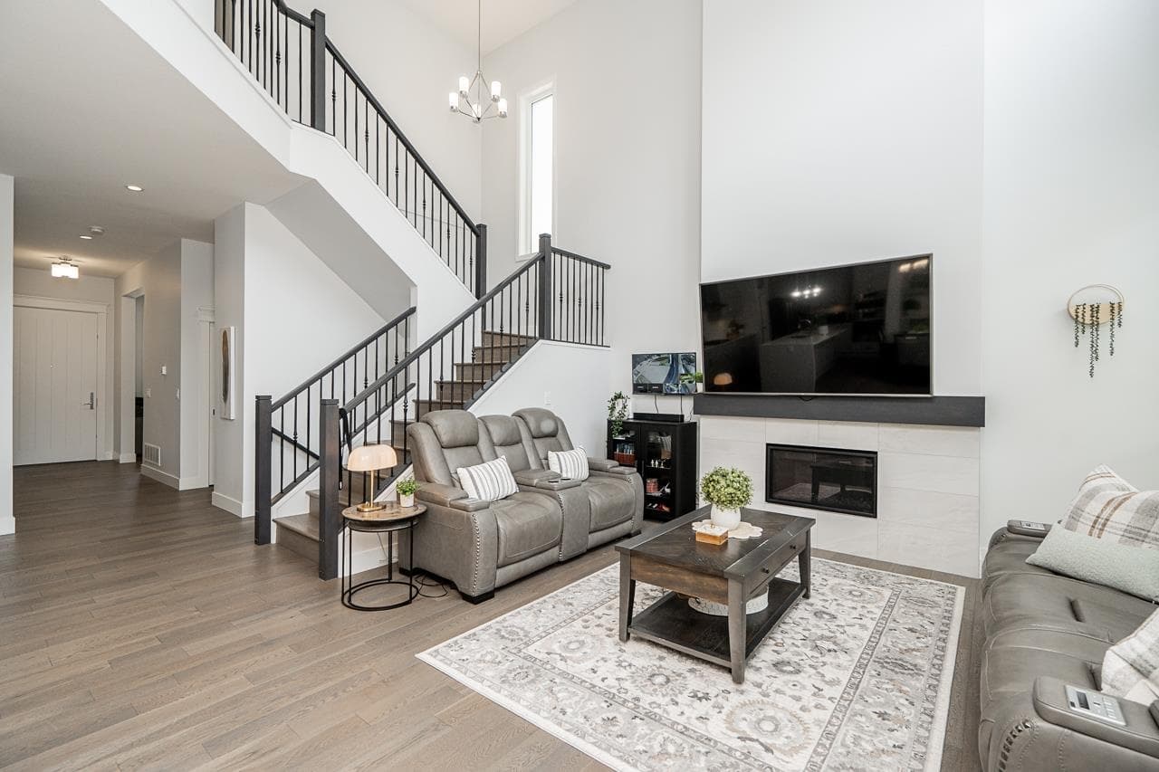 2070 165b Street, Surrey, V3Z 1B9 — photo 3