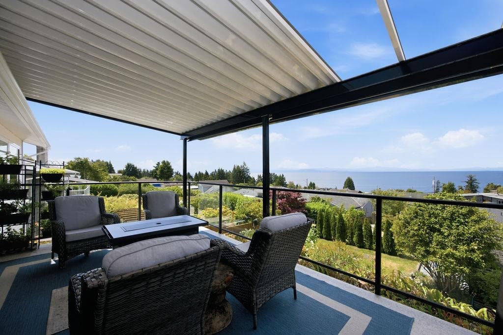 5111 Bay Road, Sechelt, V7Z 0B5 — photo 1