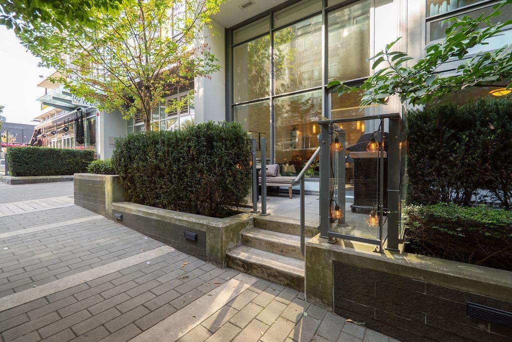 155 W 2nd Avenue, Vancouver, V5Y 0L8 — photo 1