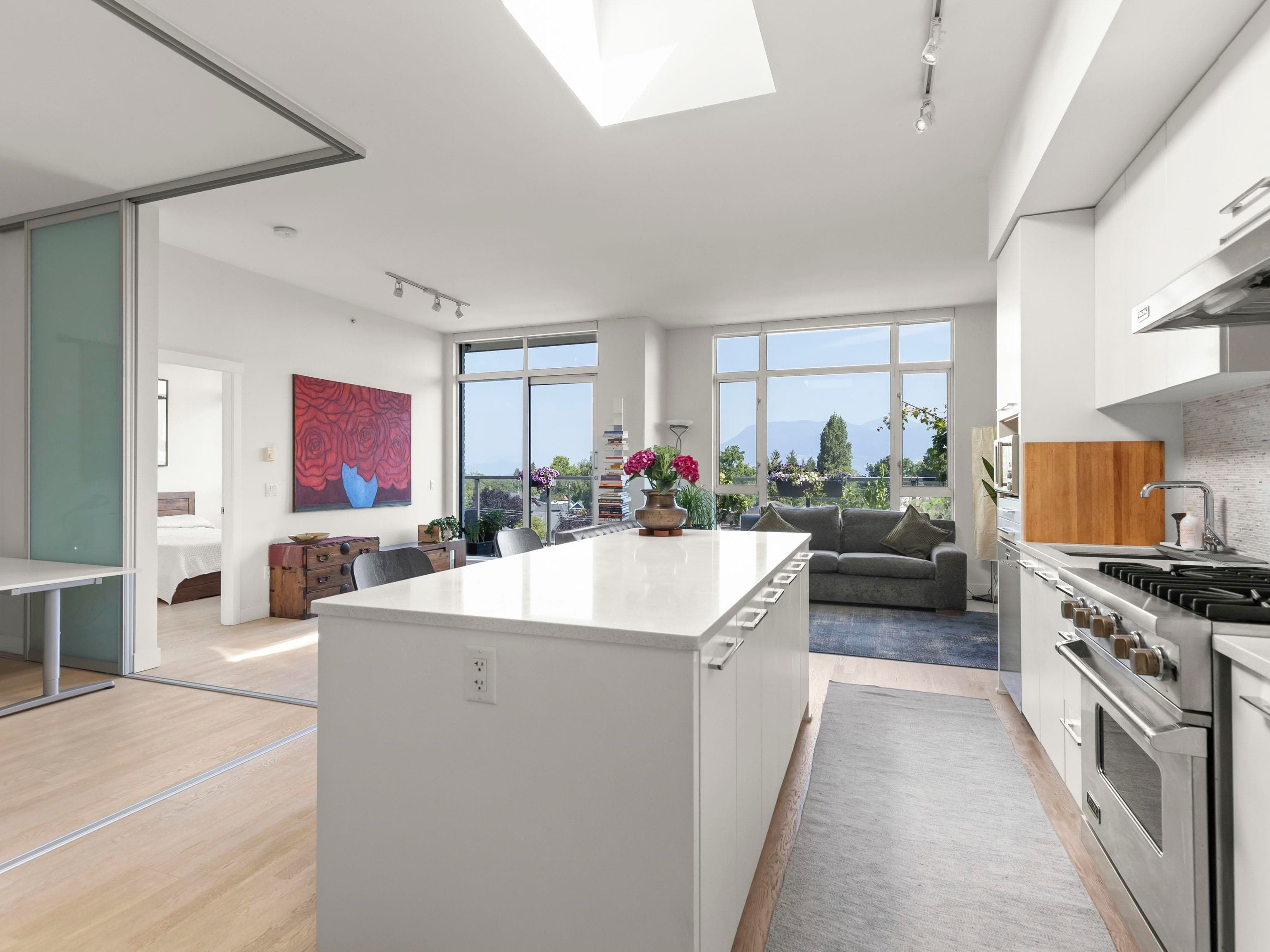 401 - 4355 W 10th Avenue, Vancouver