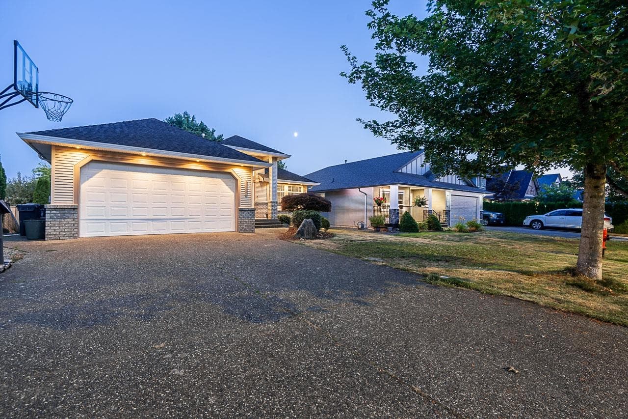 26880 25a Avenue, Langley, V4W 4A2 — photo 3