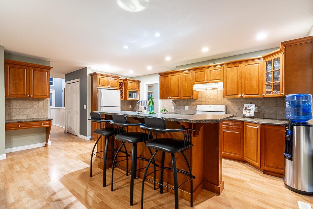 26880 25a Avenue, Langley, V4W 4A2 — photo 5