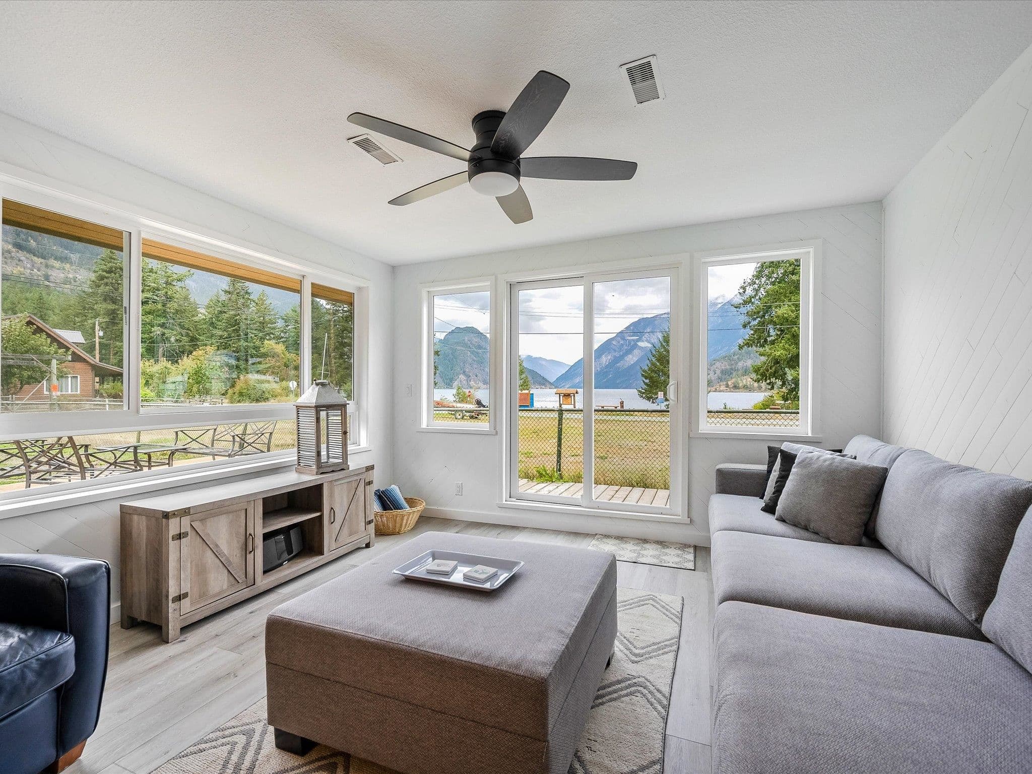 10008 Koocha Road, D'Arcy, V0N 1L0 — photo 1