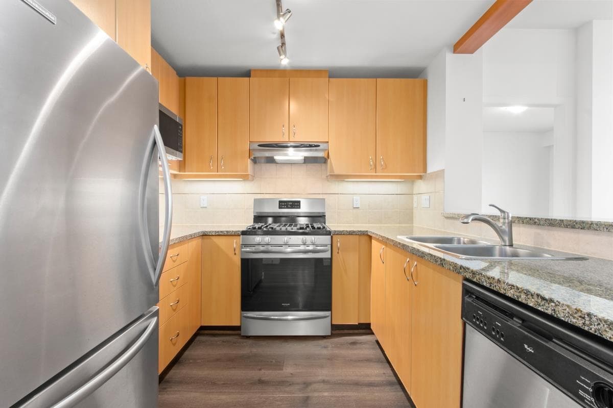 405 - 580 Raven Woods Drive, North Vancouver, V7G 2T3 — photo 2