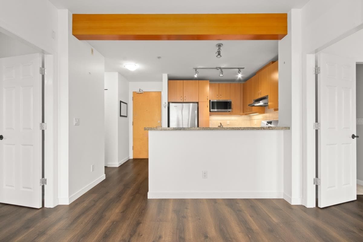 405 - 580 Raven Woods Drive, North Vancouver, V7G 2T3 — photo 4