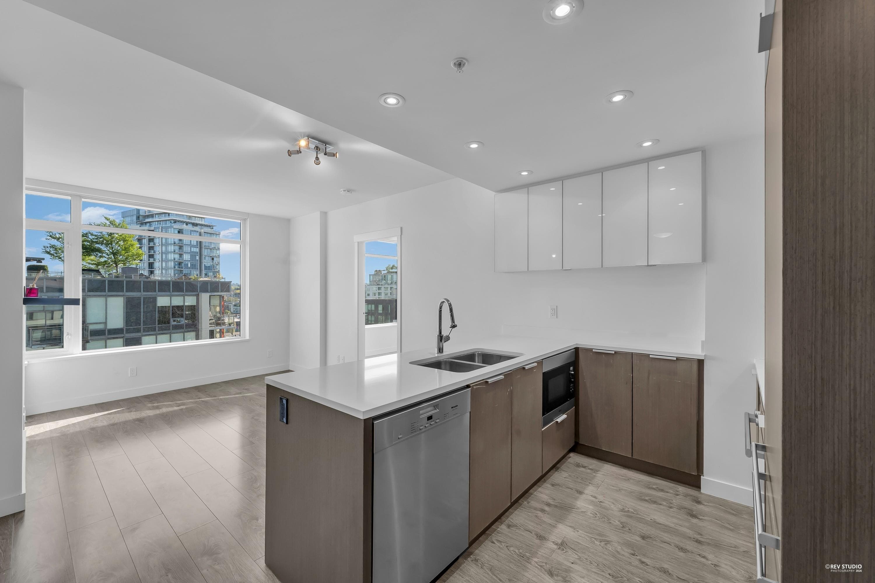 1801 - 110 Switchmen Street, Vancouver, V6A 0C6 — photo 3