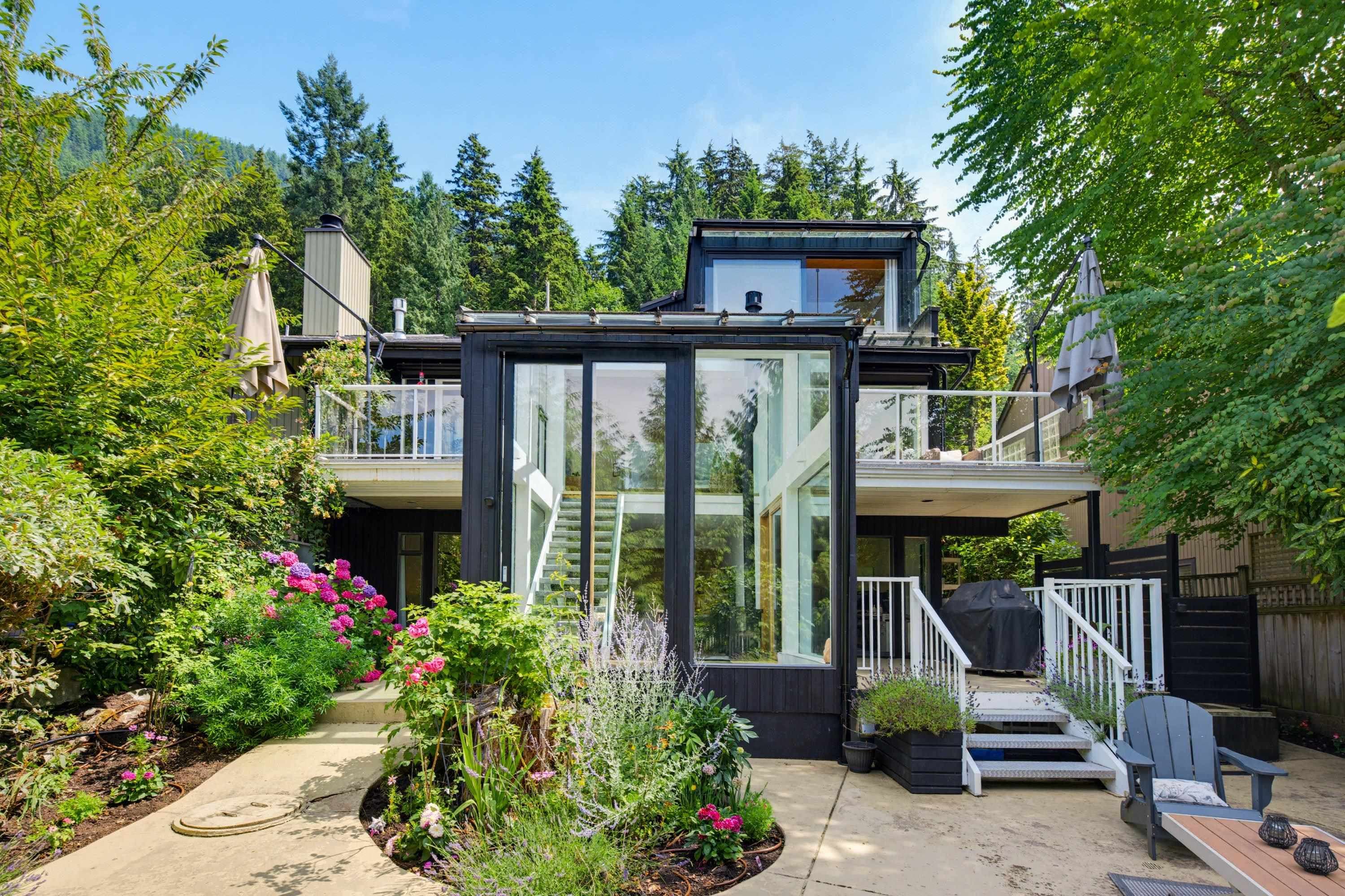 5623 Eagle Court, North Vancouver, V7R 4V4 — photo 3