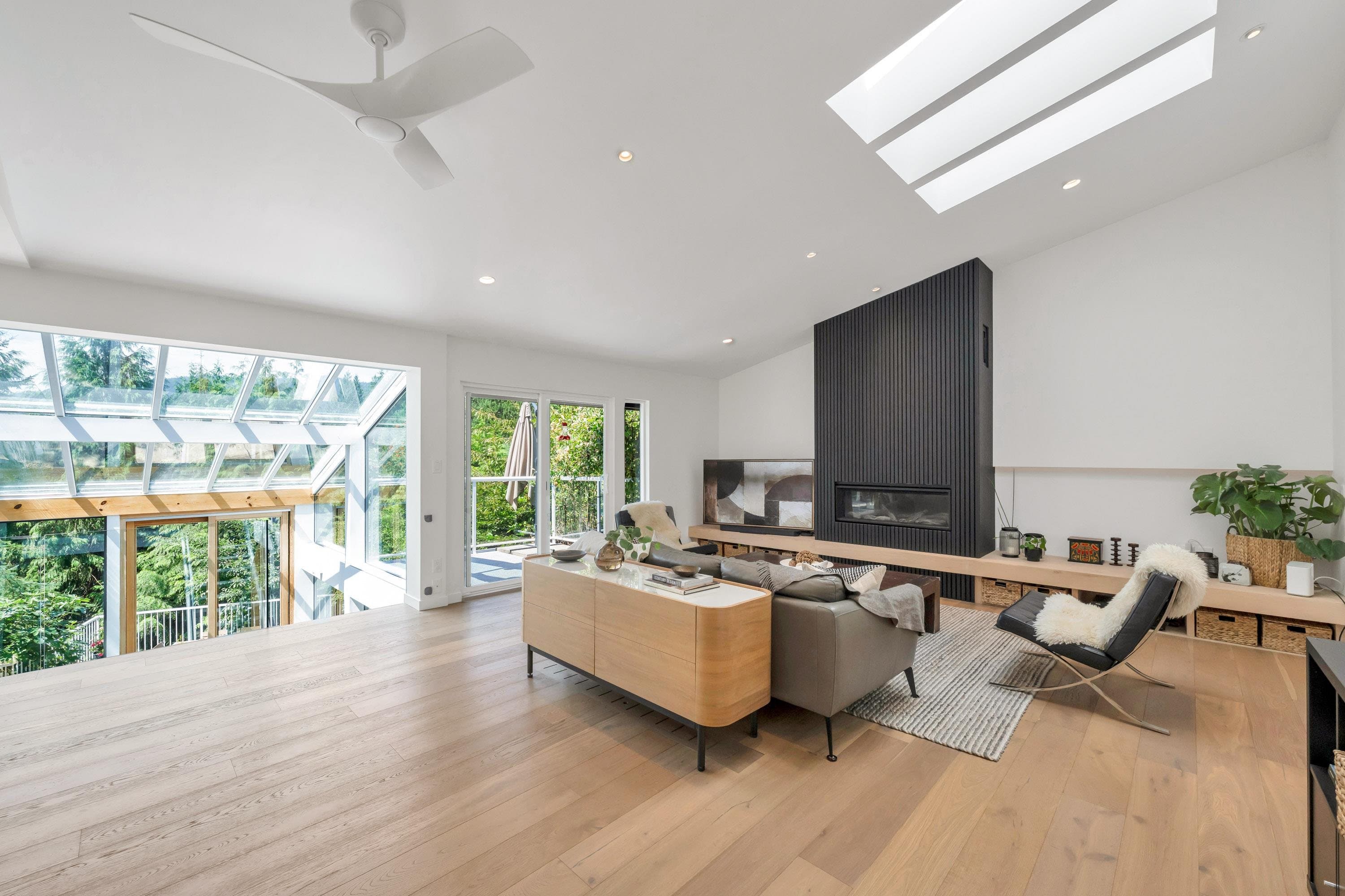 5623 Eagle Court, North Vancouver, V7R 4V4 — photo 4