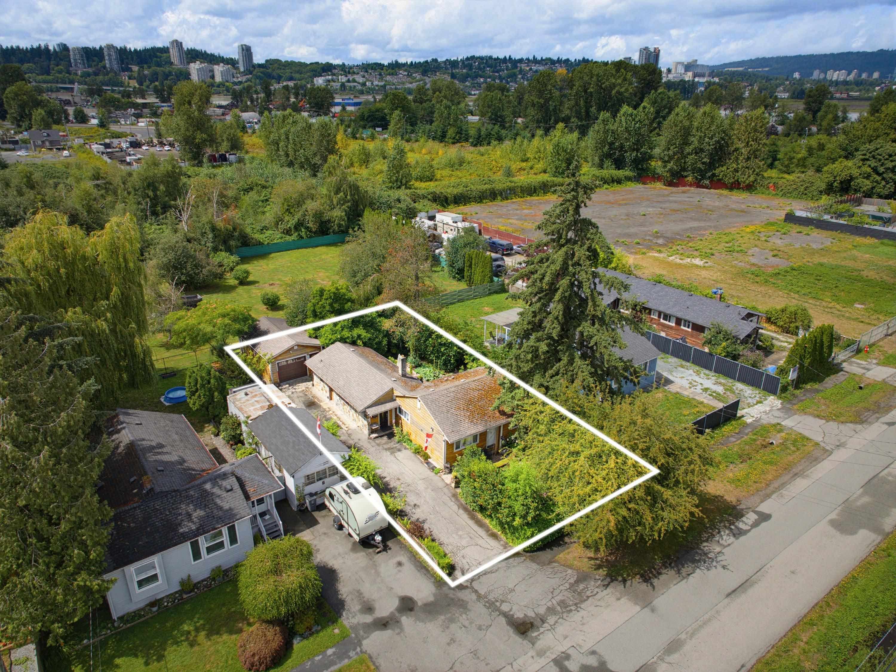 11447 125a Street, Surrey, V3V 5A6 — photo 1