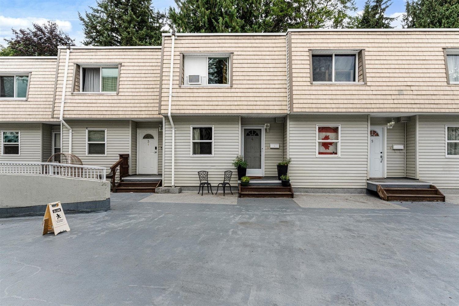 4 - 33293 E Bourquin Crescent, Abbotsford, V2S 1Y2 — photo 2