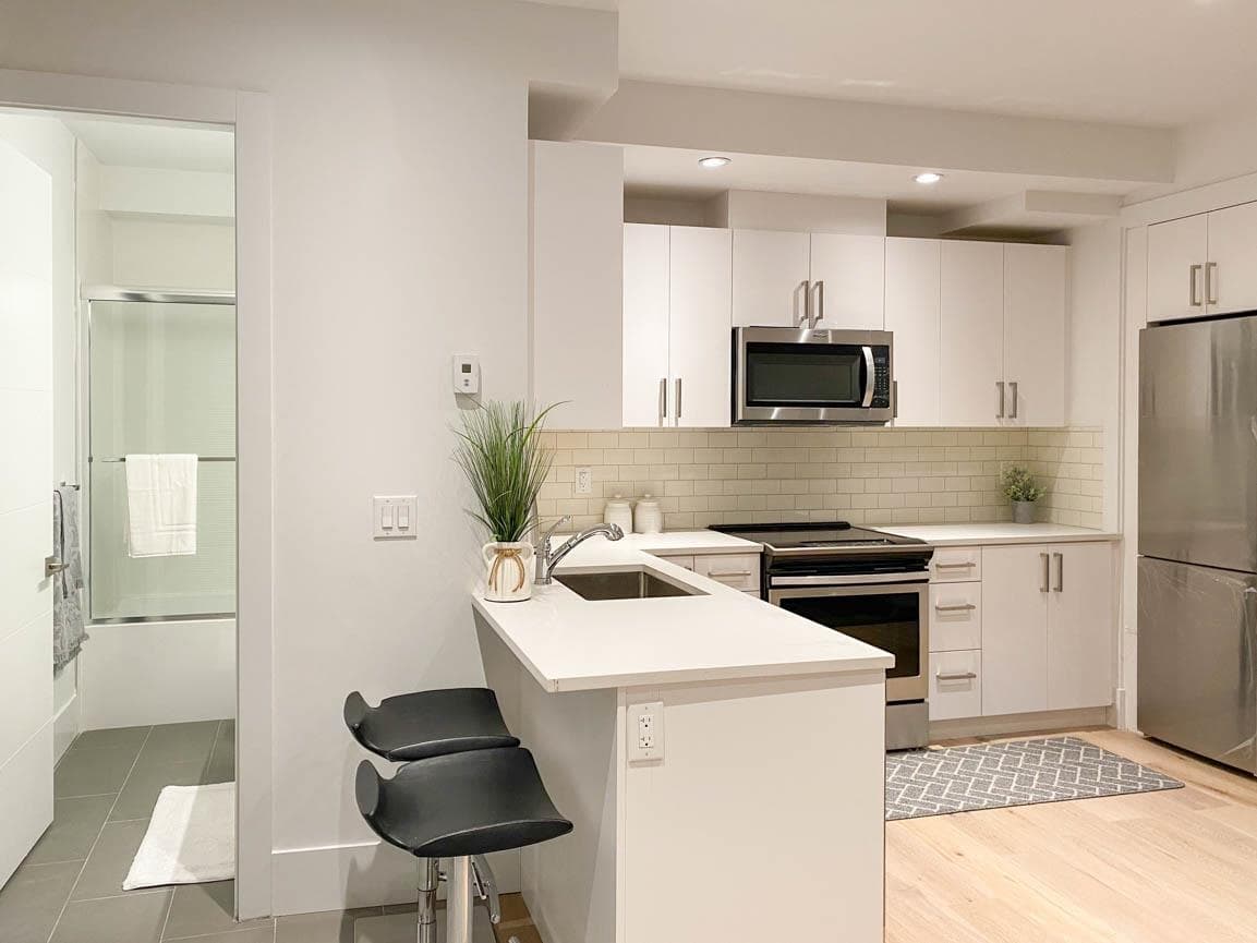 Suite - 2825 Edgemont, North Vancouver, V7R 2N3 — photo 3