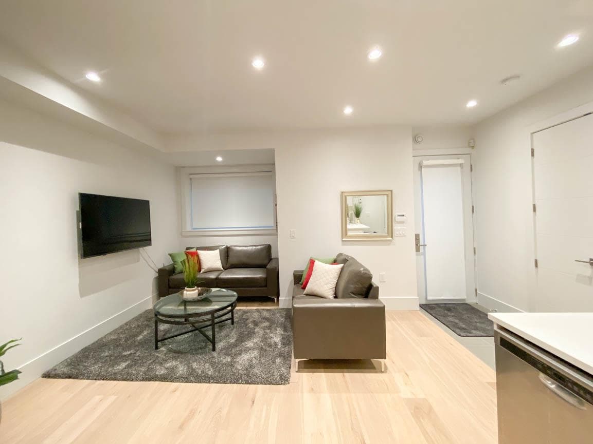 Suite - 2825 Edgemont, North Vancouver, V7R 2N3 — photo 5