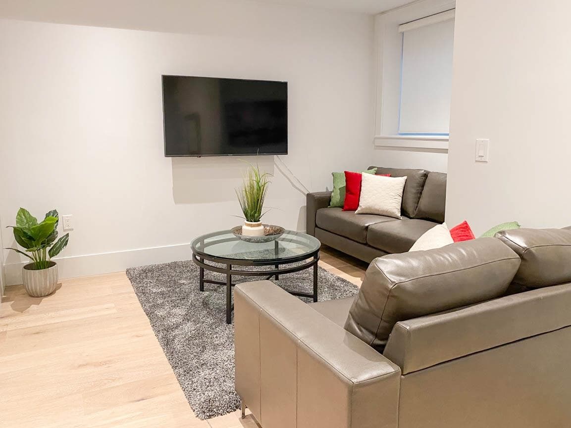 Suite - 2825 Edgemont, North Vancouver, V7R 2N3 — photo 4
