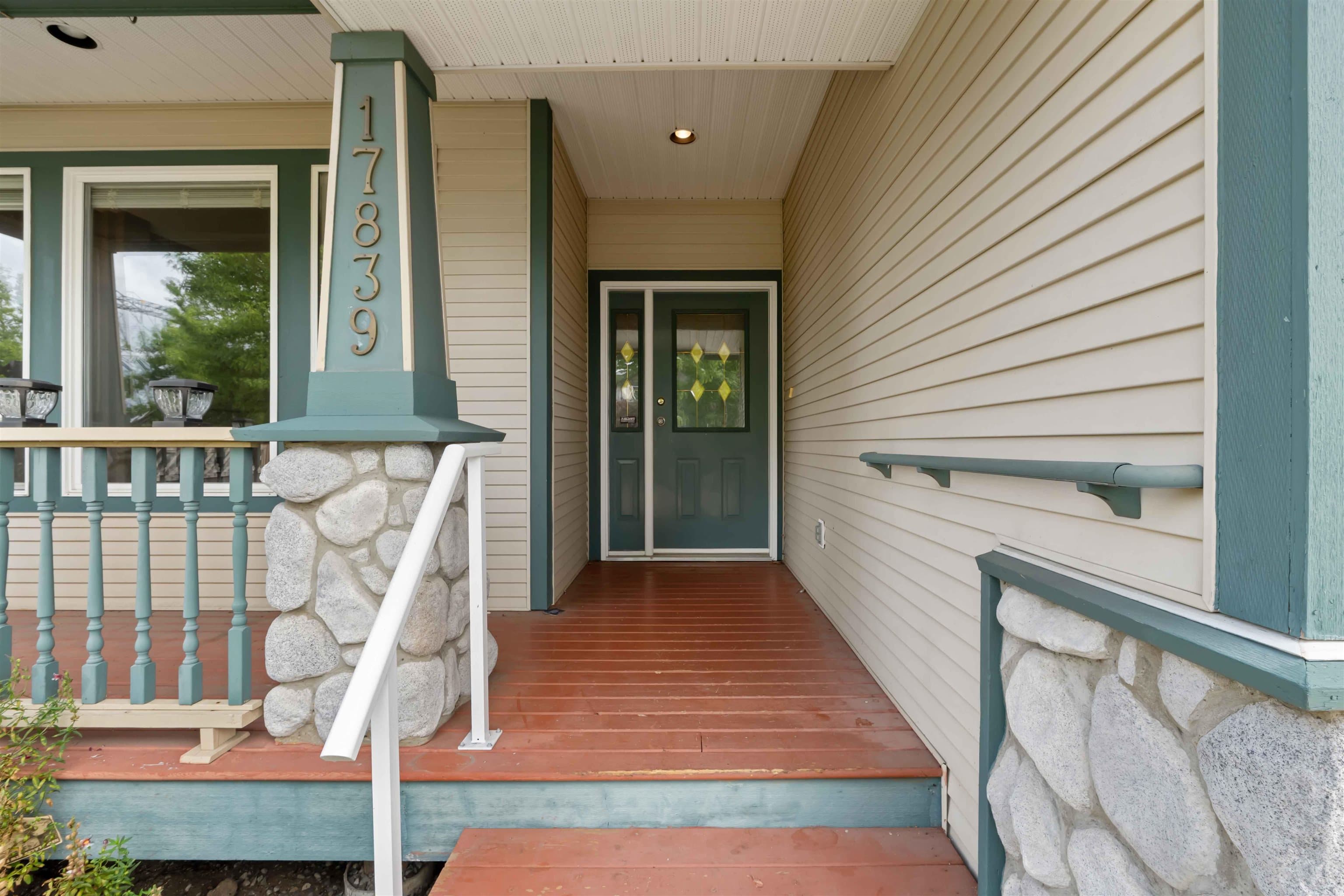 17839 68th Avenue, Surrey, V3S 9E2 — photo 3