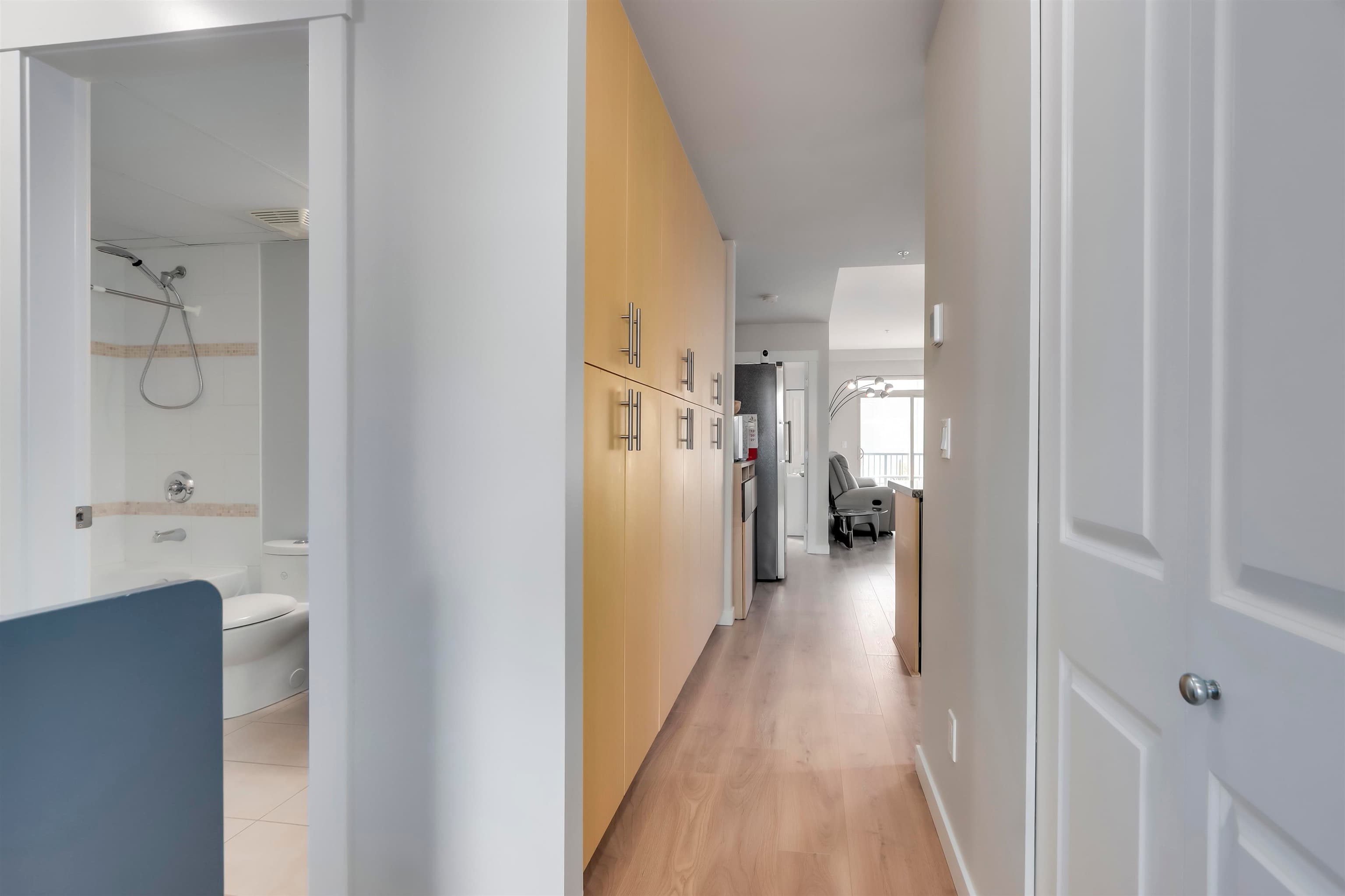 204 - 6077 London Road, Richmond, V7E 0A7 — photo 2