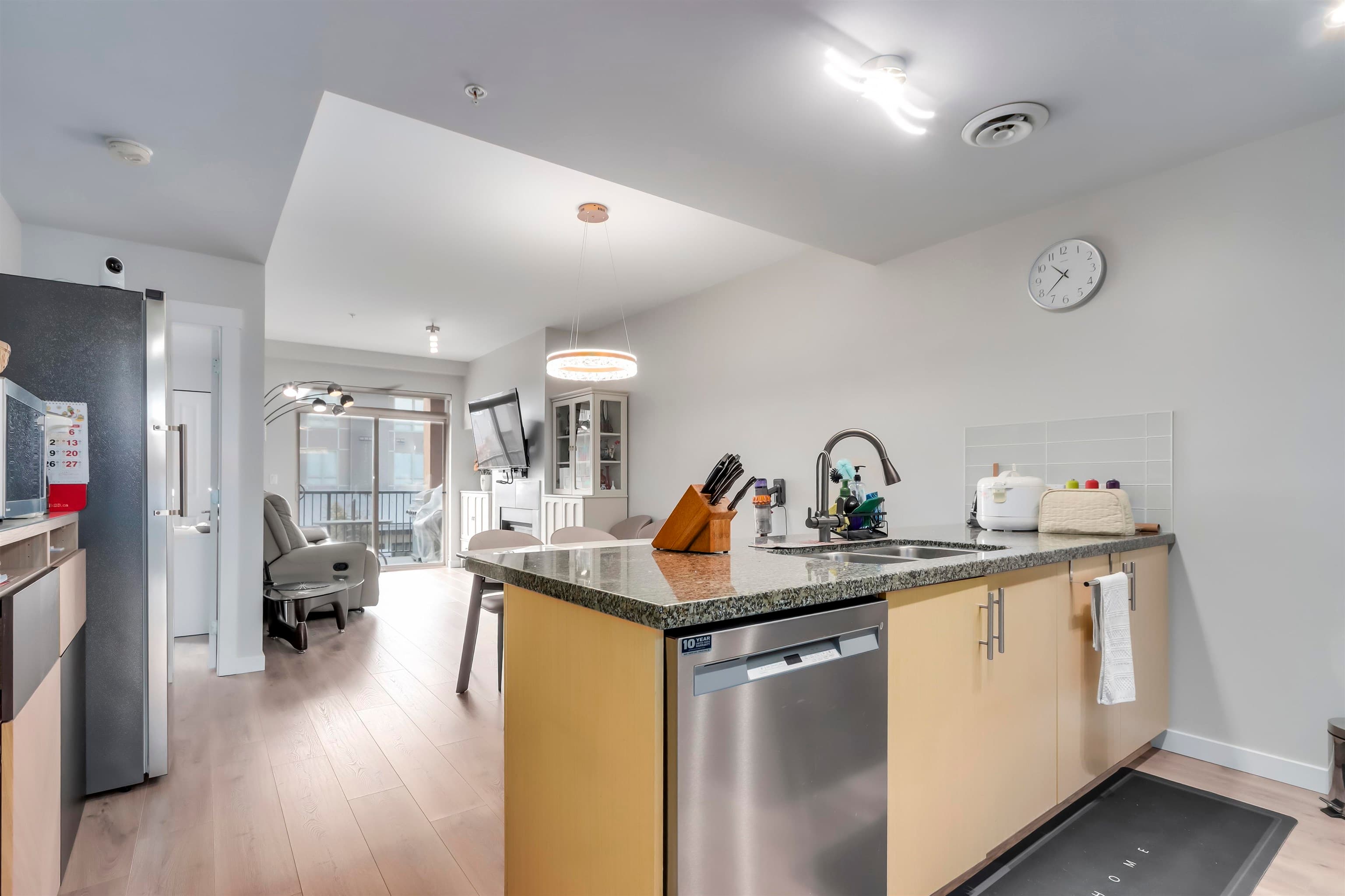 204 - 6077 London Road, Richmond, V7E 0A7 — photo 3