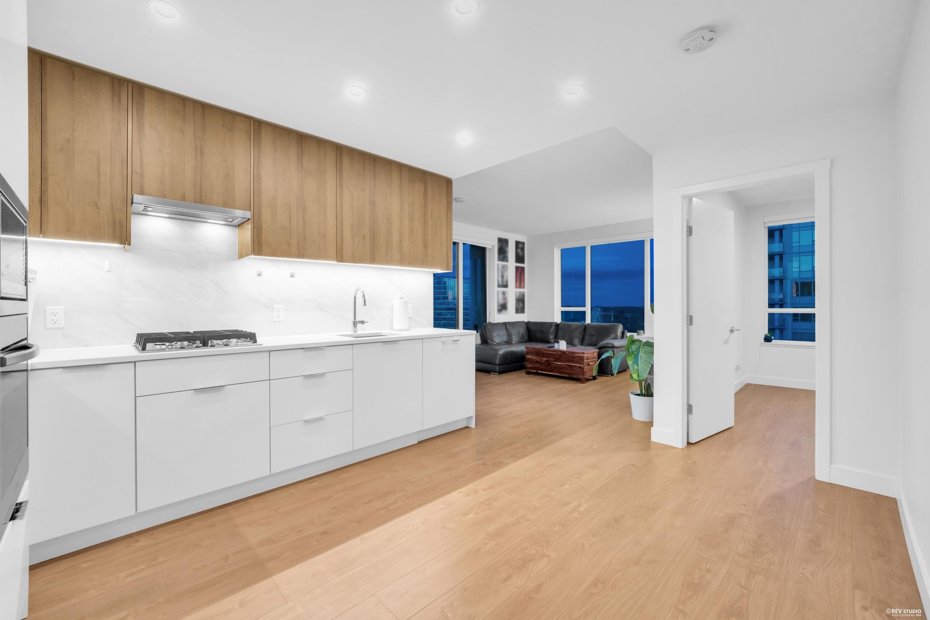 2402 - 13359 Old Yale Road, Surrey, V3T 0S4 — photo 5