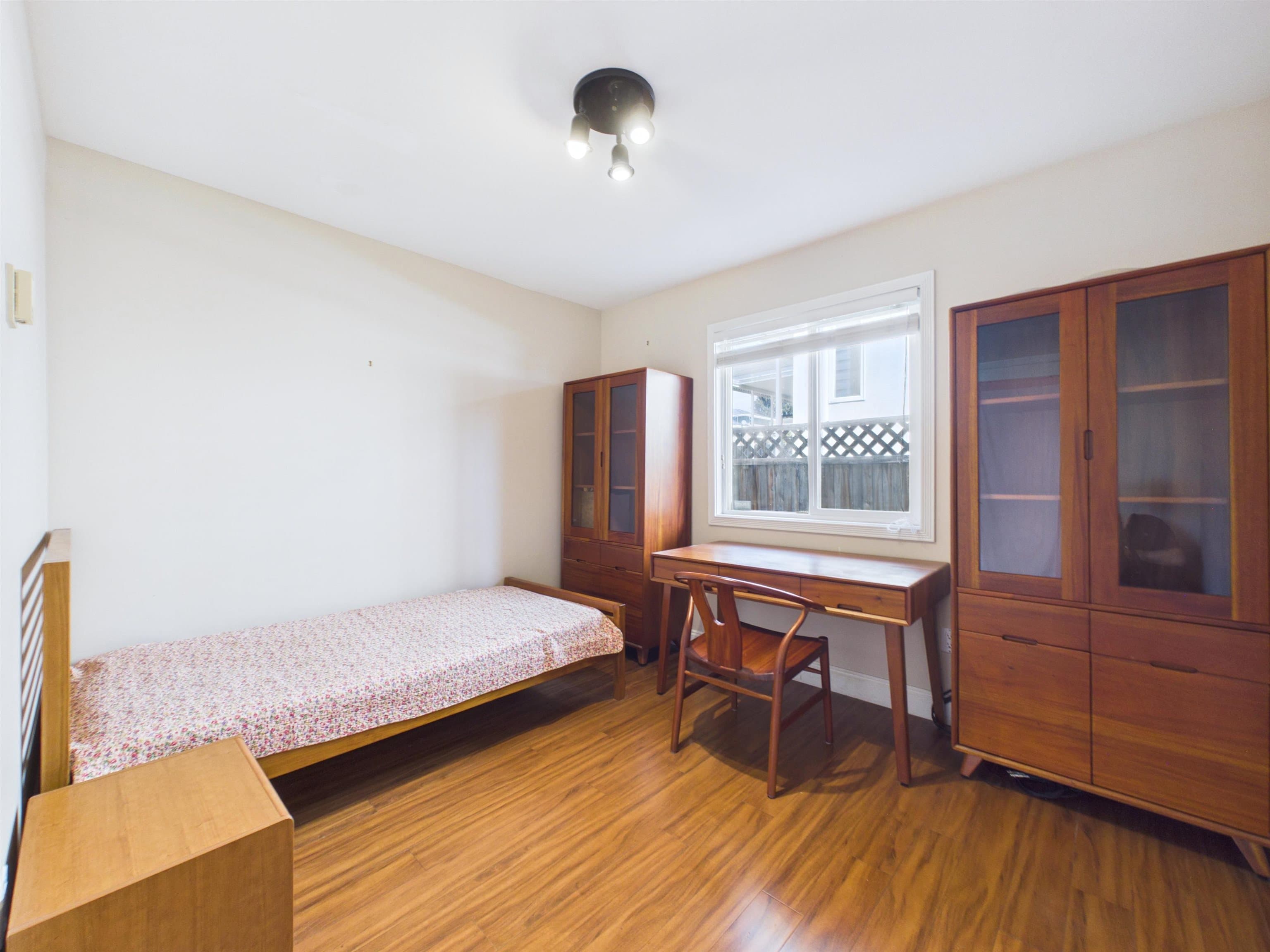 7629 Arthur Avenue, Burnaby, V5J 4G4 — photo 3