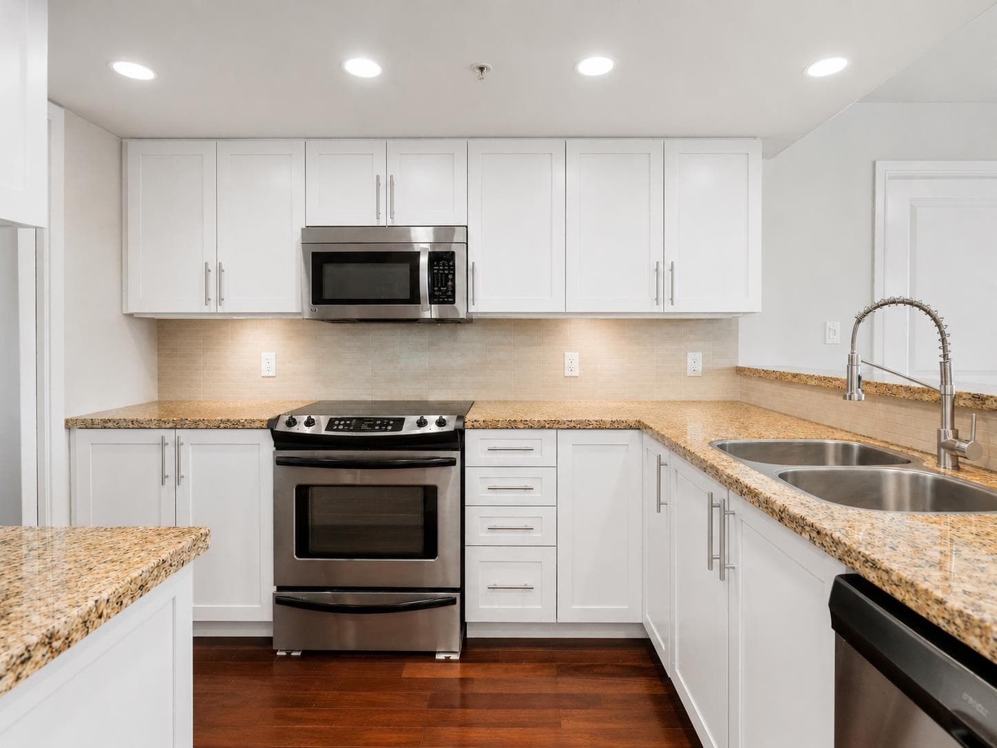 1403 - 288 Ungless Way, Port Moody, V3H 0C9 — photo 3