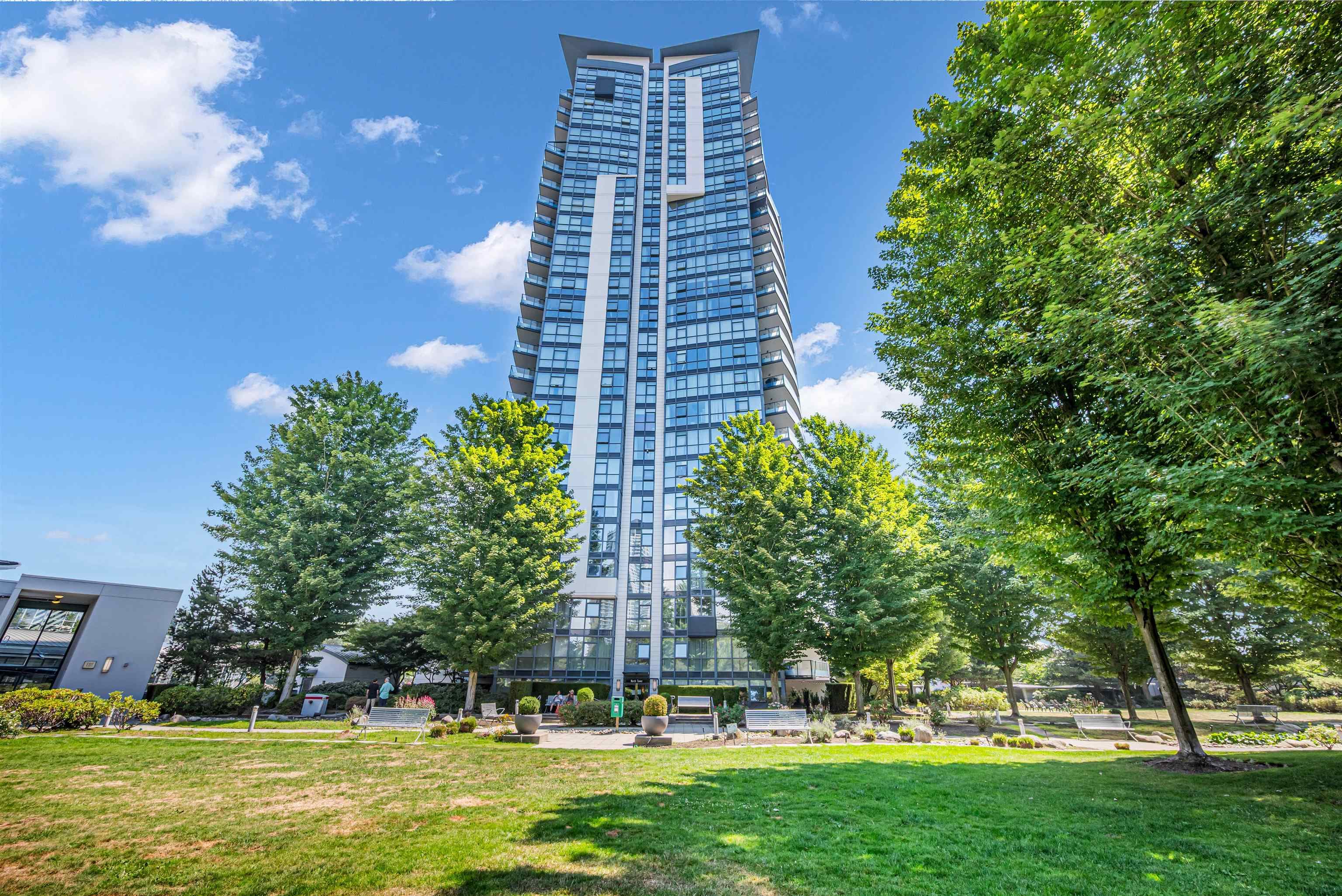 501 - 2225 Holdom Avenue, Burnaby, V5B 0A1 — photo 1