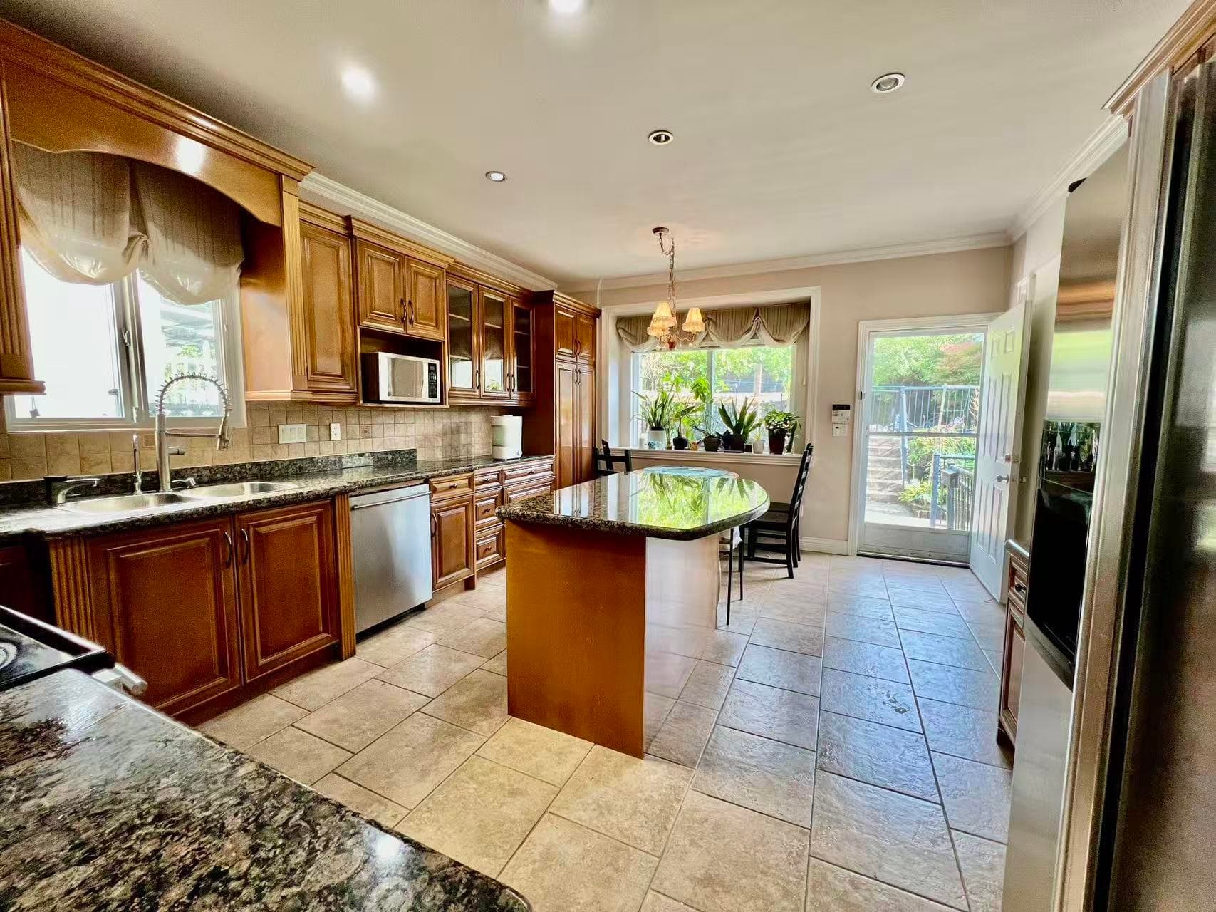6391 Neville Street, Burnaby, V6Y 1X9 — photo 4