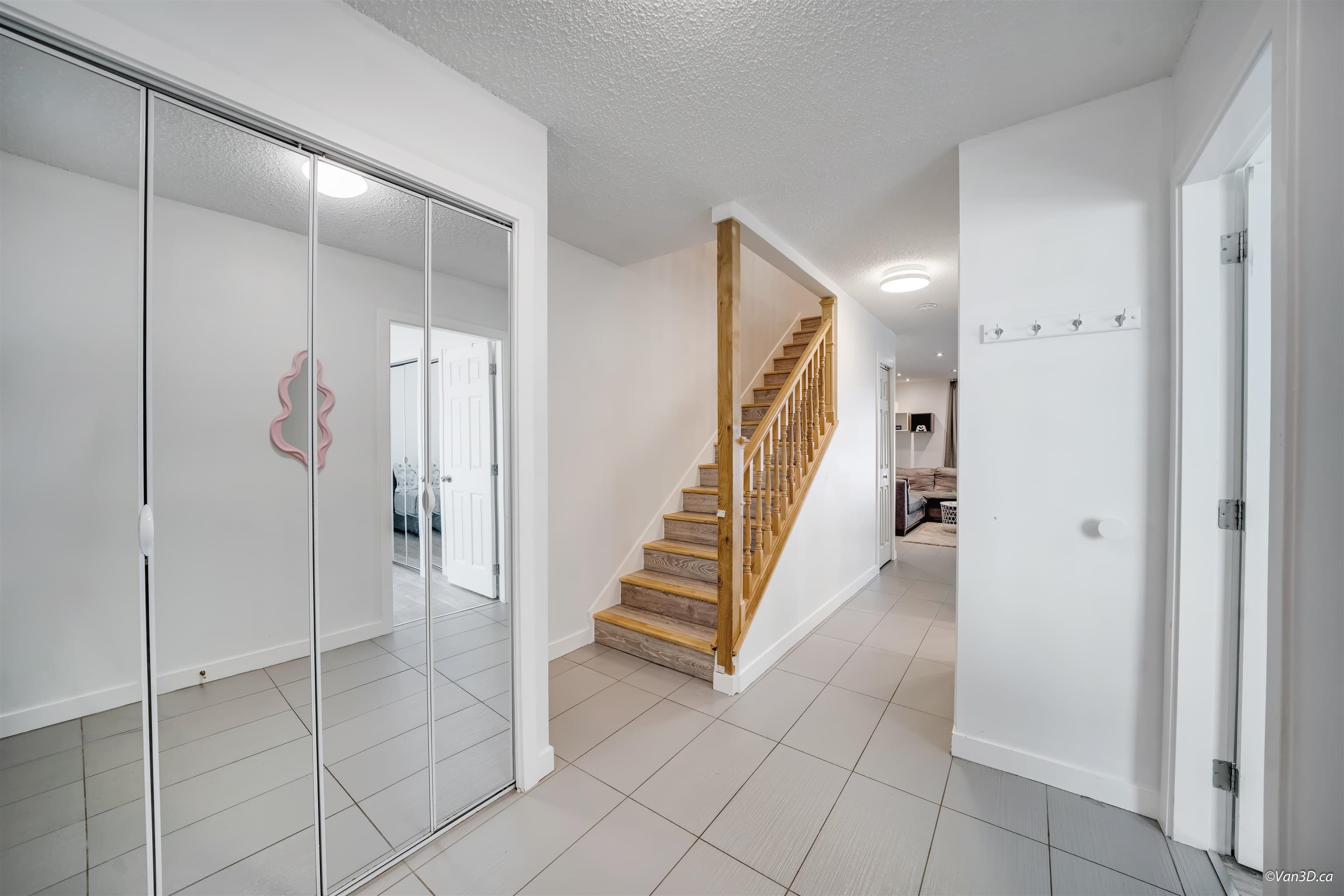 2535 Gordon Avenue, Port Coquitlam, V3C 3Z3 — photo 2