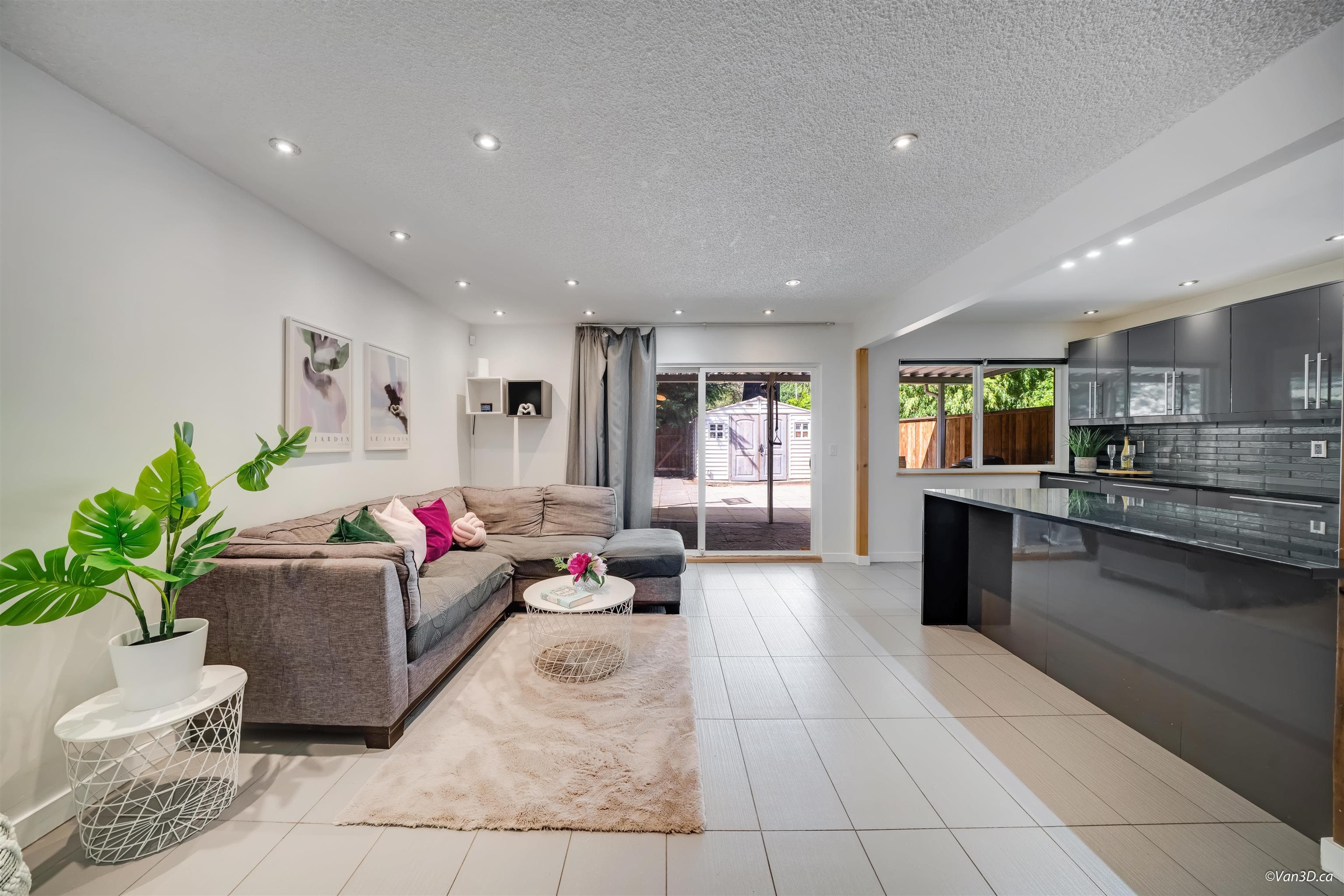 2535 Gordon Avenue, Port Coquitlam, V3C 3Z3 — photo 3