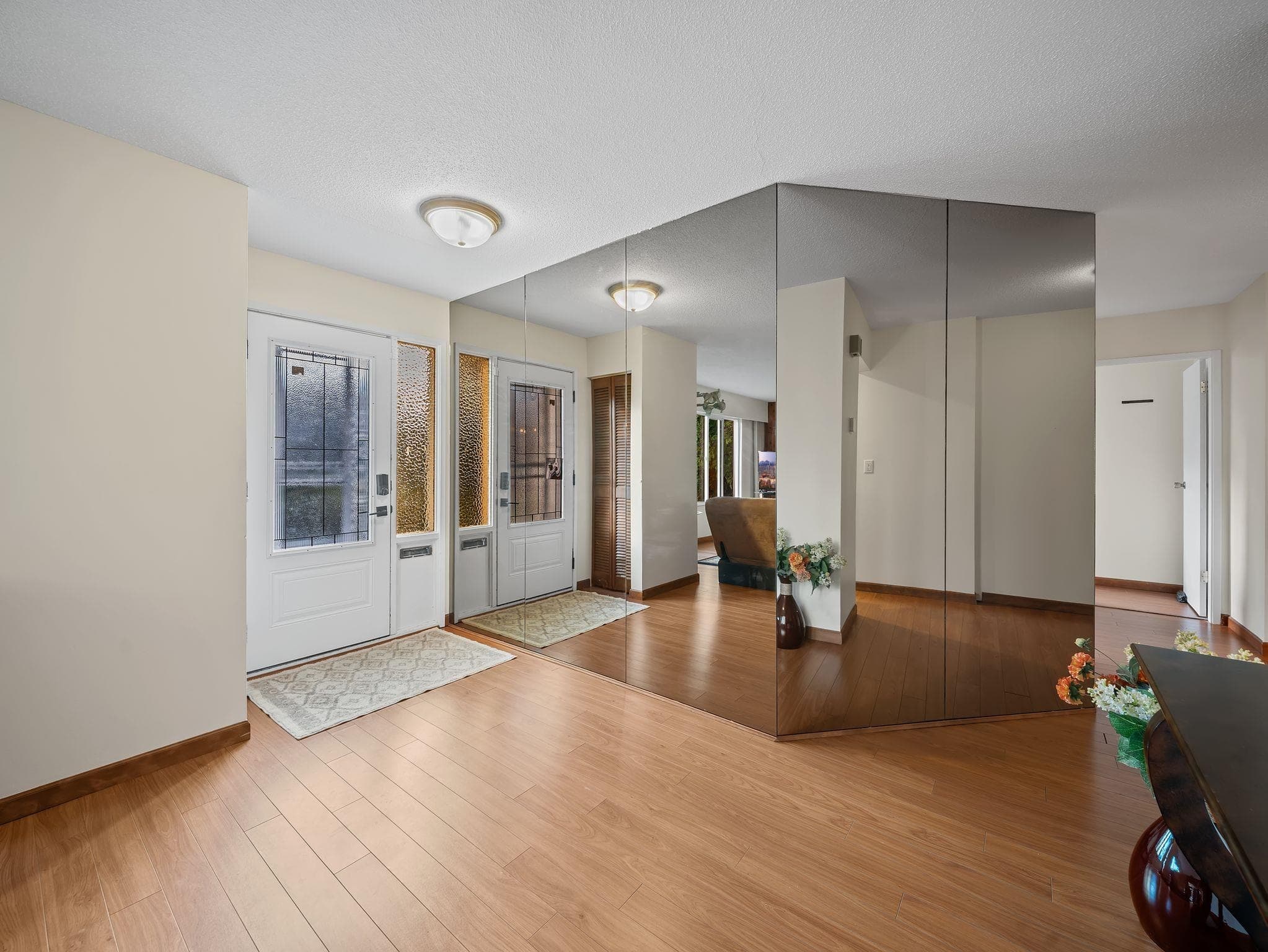 667 Cypress Street, Coquitlam, V3J 6L3 — photo 3