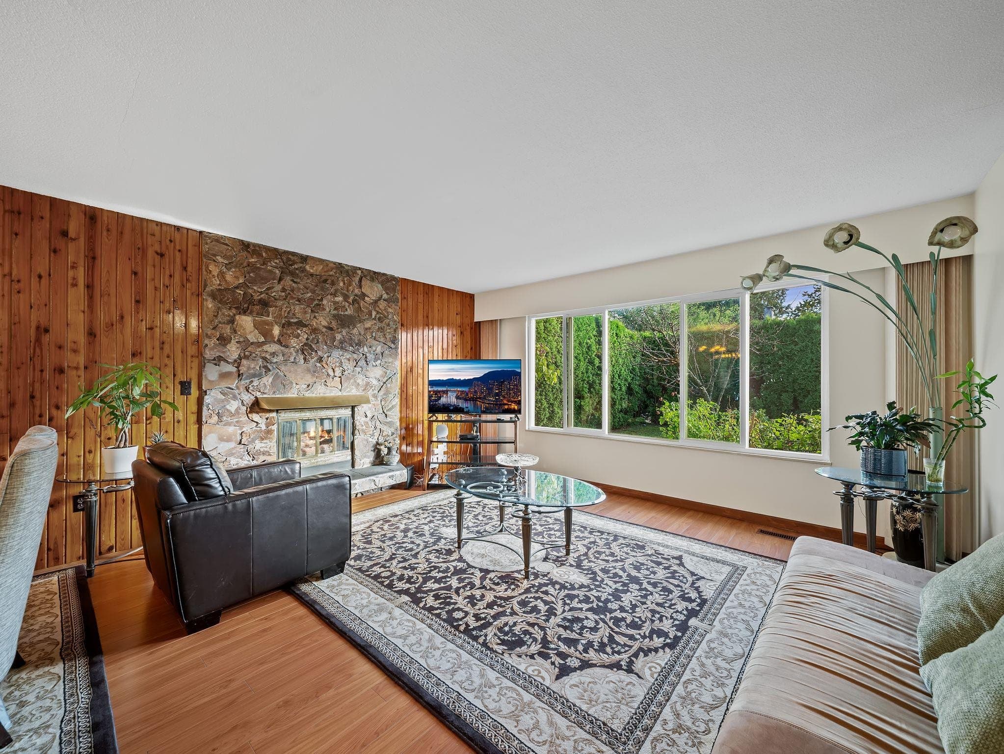 667 Cypress Street, Coquitlam, V3J 6L3 — photo 4
