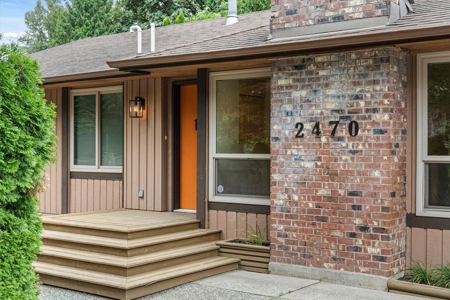 2470 Woodstock Drive, Abbotsford, V3G 2B6 — photo 2