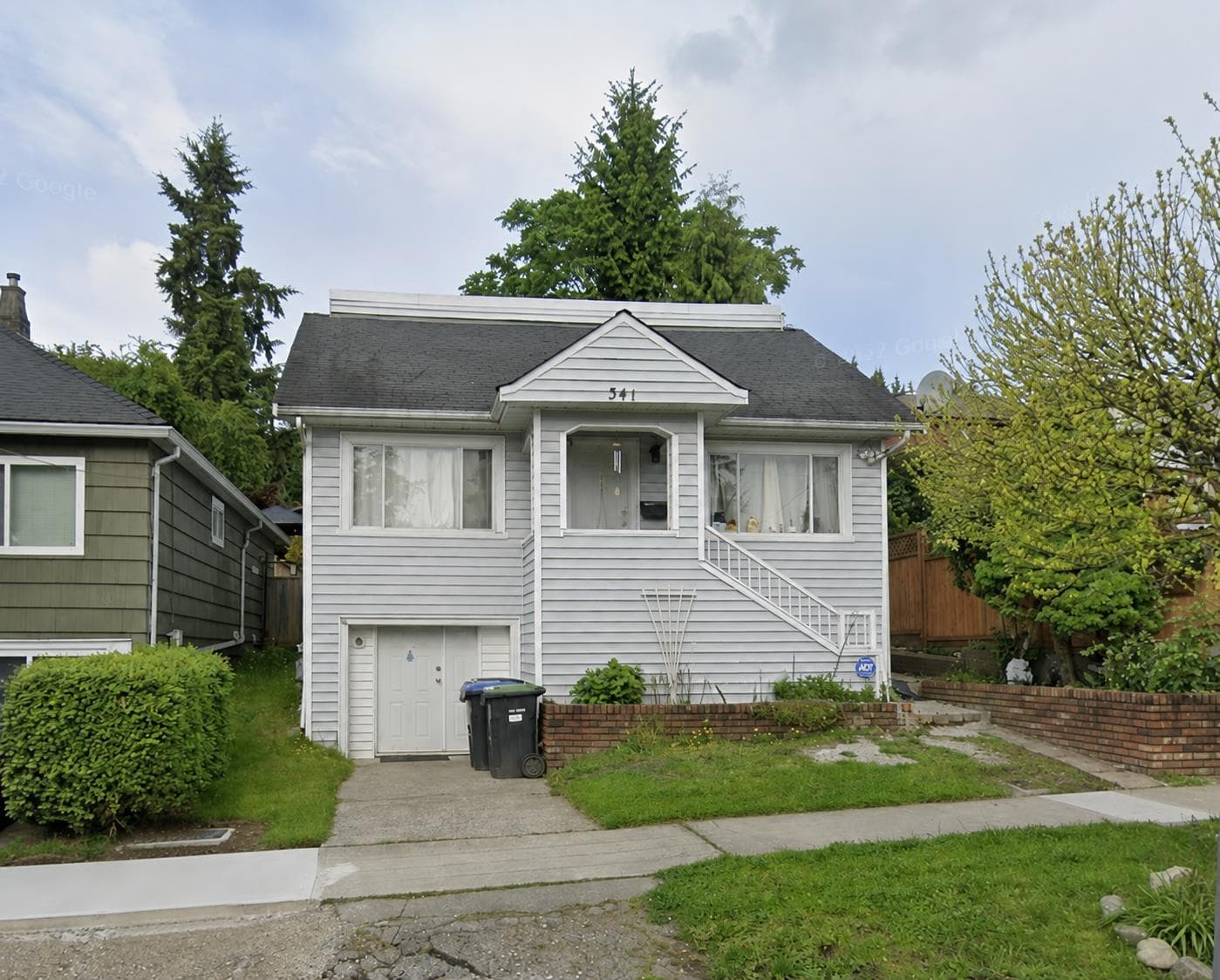 341 Buchanan Avenue, New Westminster, V3L 3Z3 — photo 1