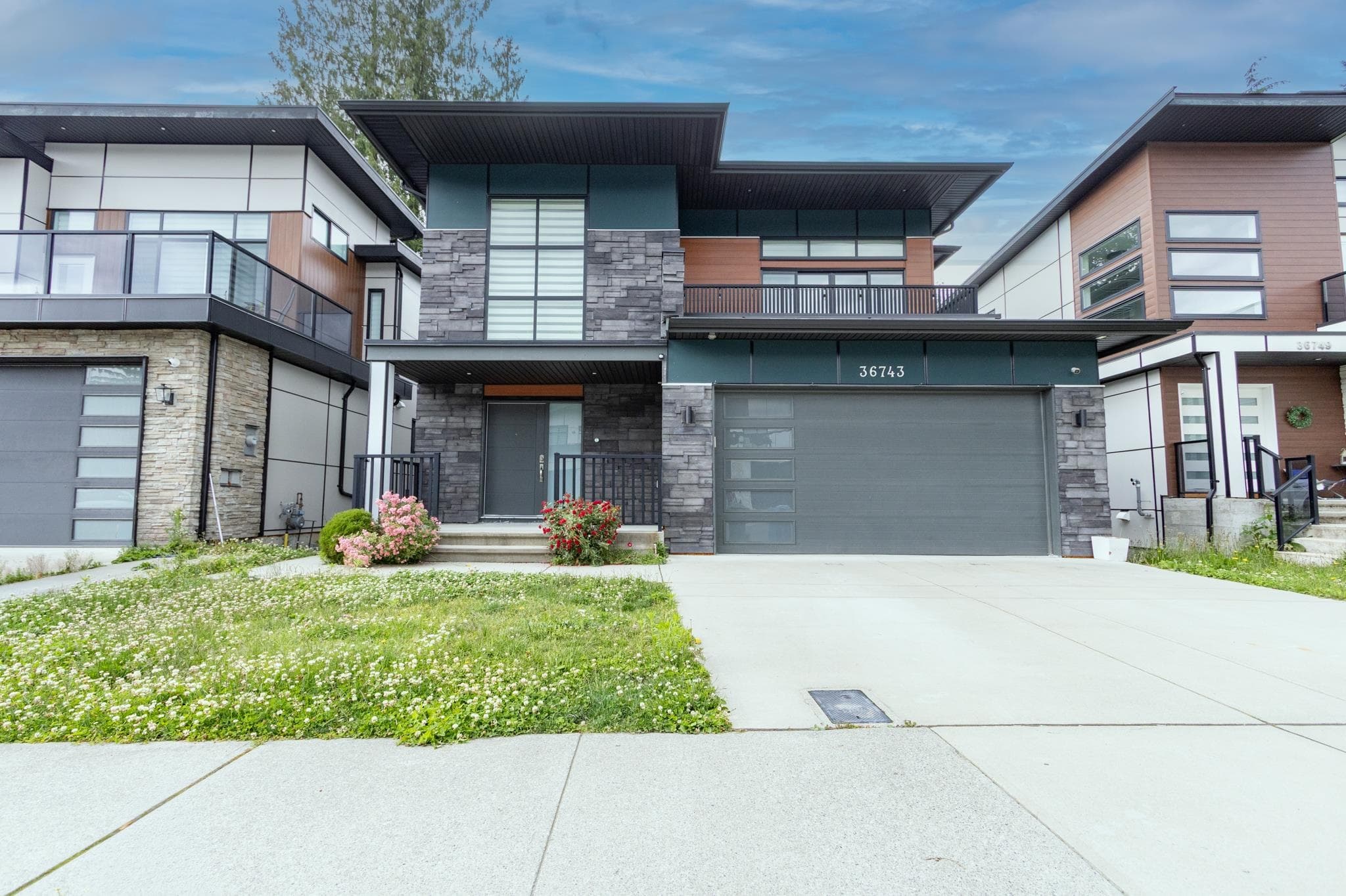 36743 Carl Creek Crescent, Abbotsford, V3G 0H4 — photo 1