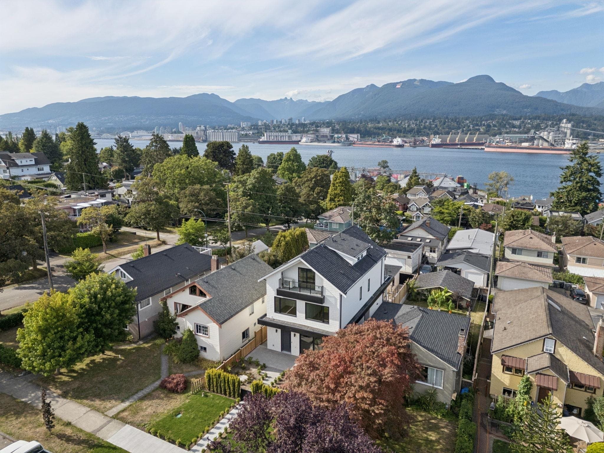 2 - 2815 Trinity Street, Vancouver, V5K 1E8 — photo 1