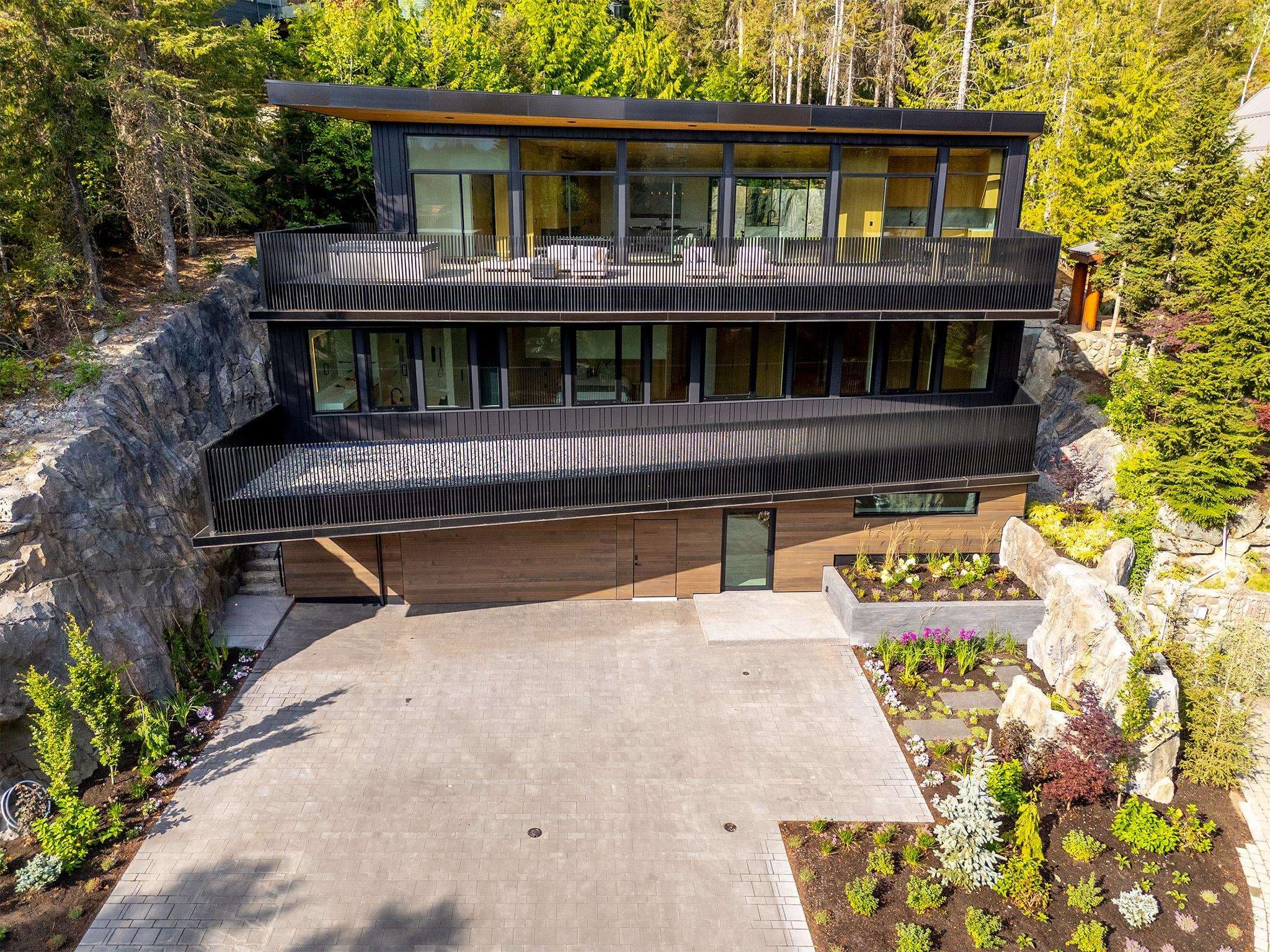 3452 Blueberry Drive, Whistler, V8E 0B9 — photo 1