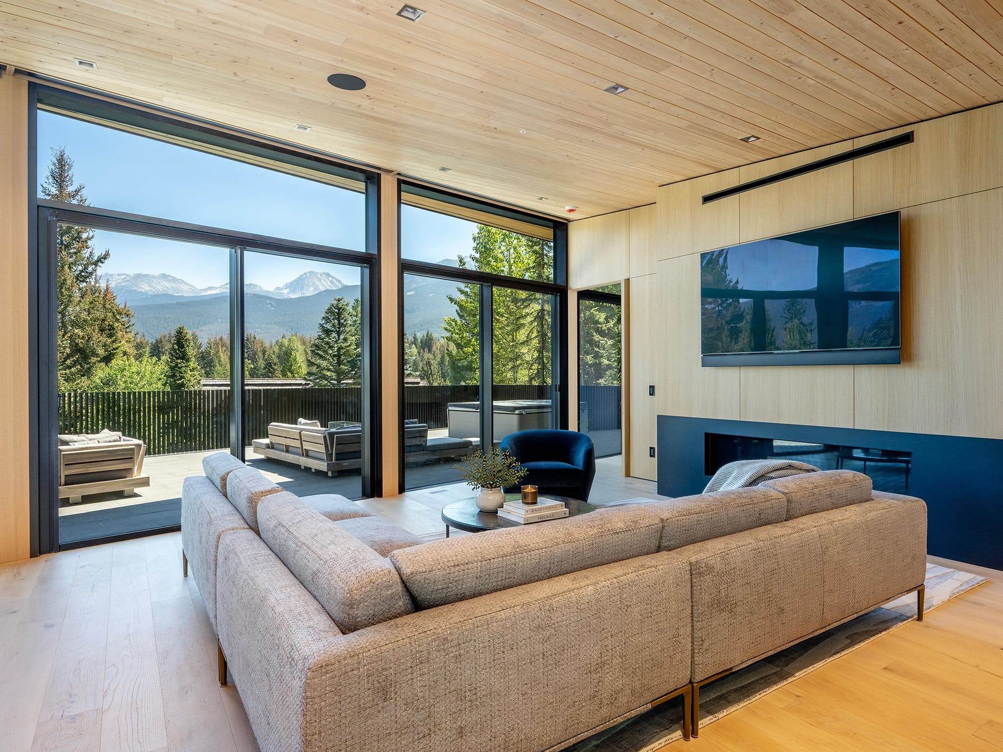 3452 Blueberry Drive, Whistler, V8E 0B9 — photo 5