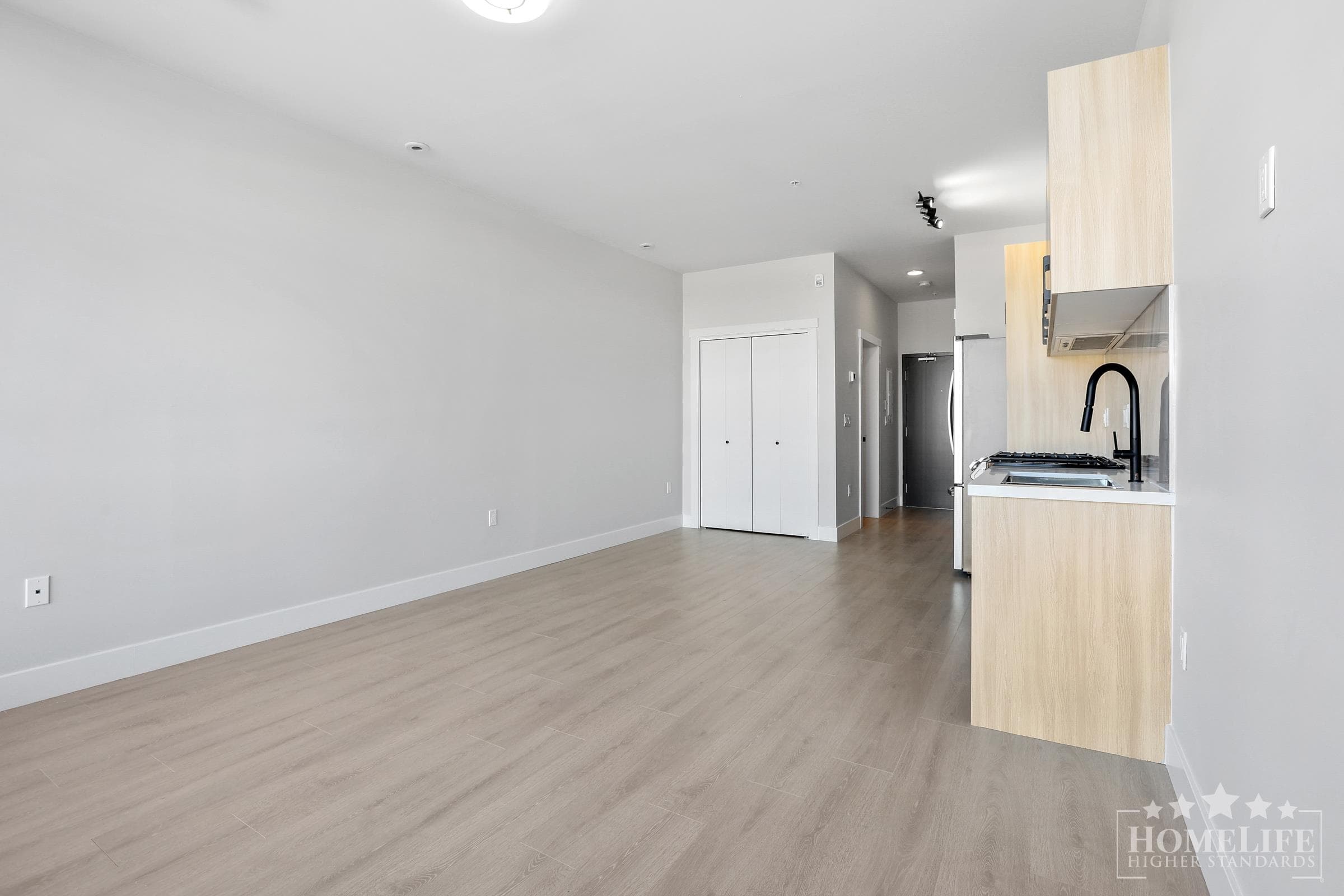 313 - 14858 60 Avenue, Surrey, V3S 0B5 — photo 5
