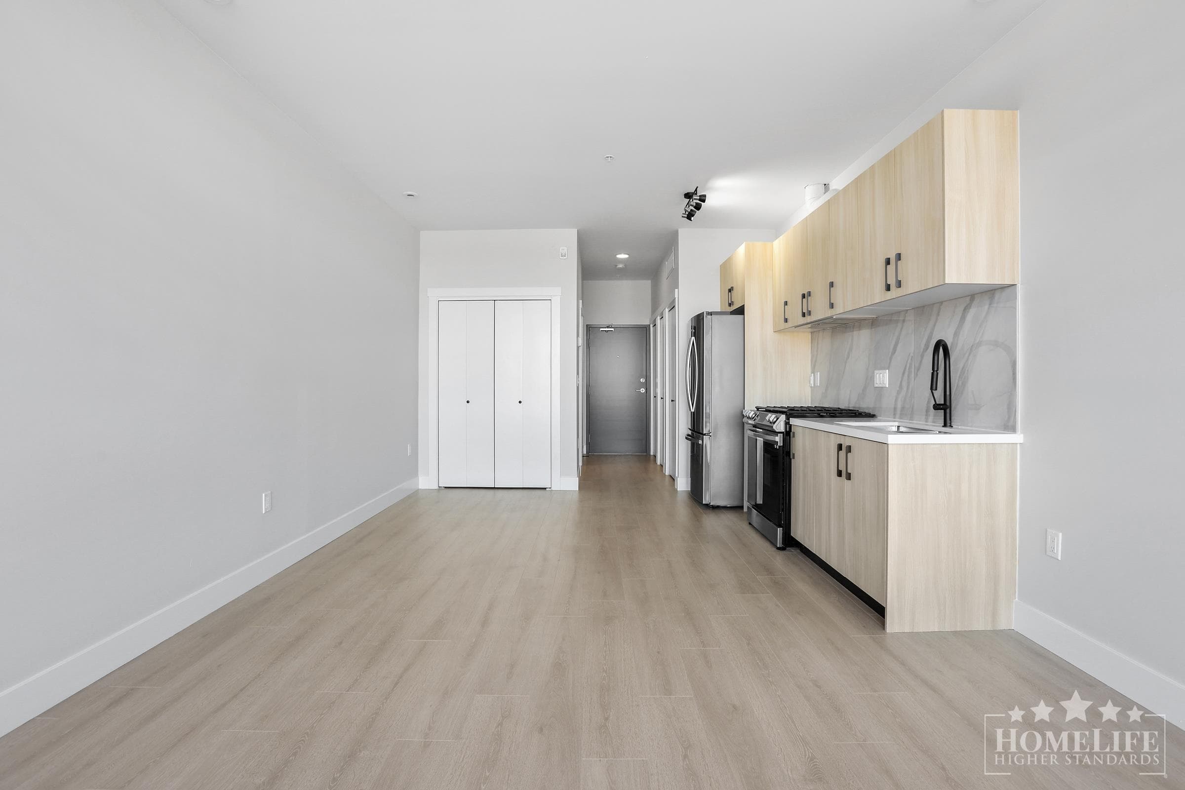 313 - 14858 60 Avenue, Surrey, V3S 0B5 — photo 4