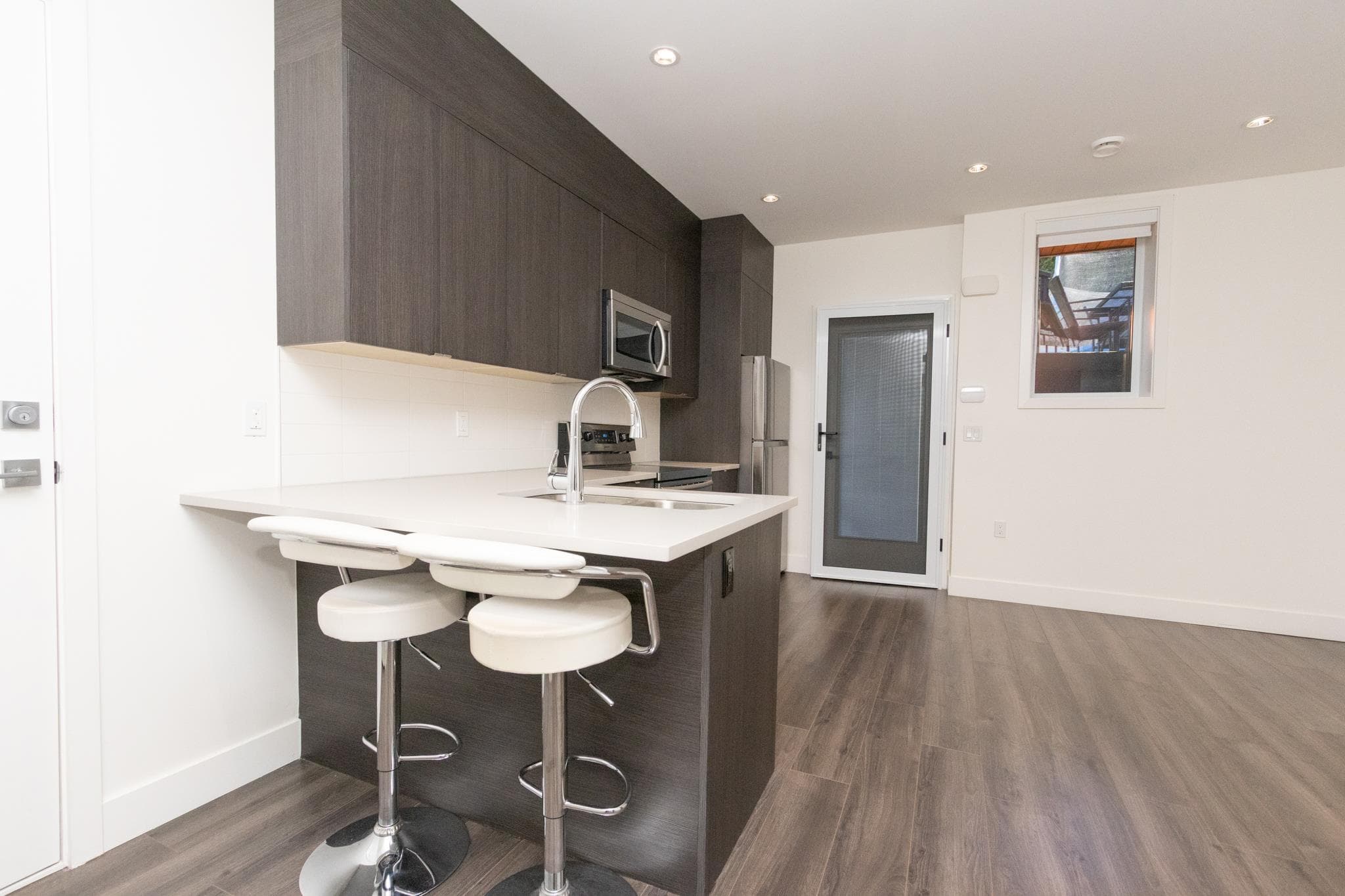 Suite - 7230 Kitchener Street, Burnaby, V5A 1L6 — photo 3