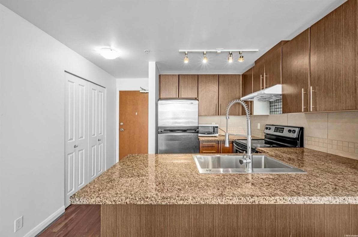 3303 - 892 Carnarvon Street, New Westminster, V3M 0C5 — photo 4