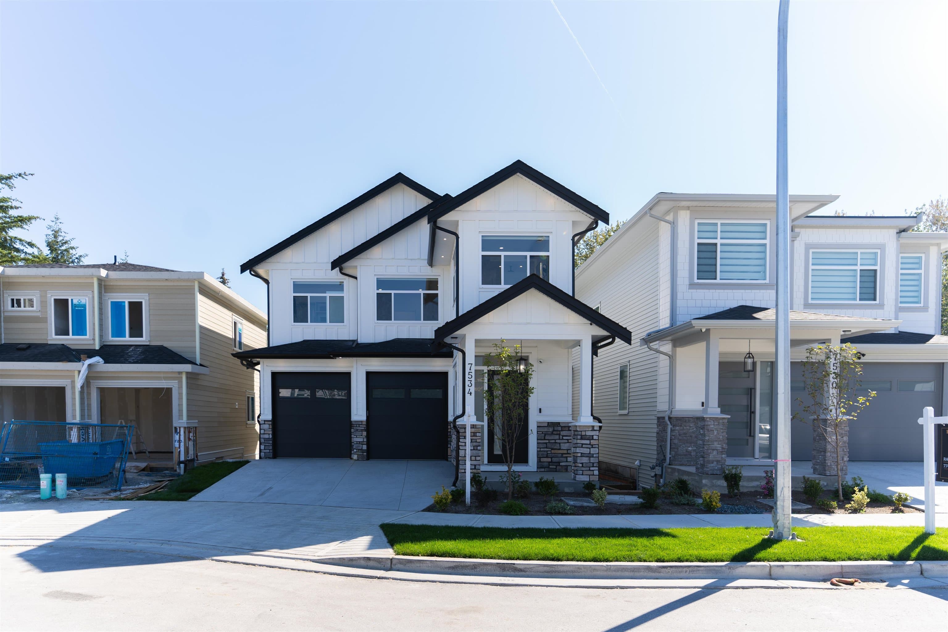 7534 205a Street, Langley, V2Y 1V5 — photo 1