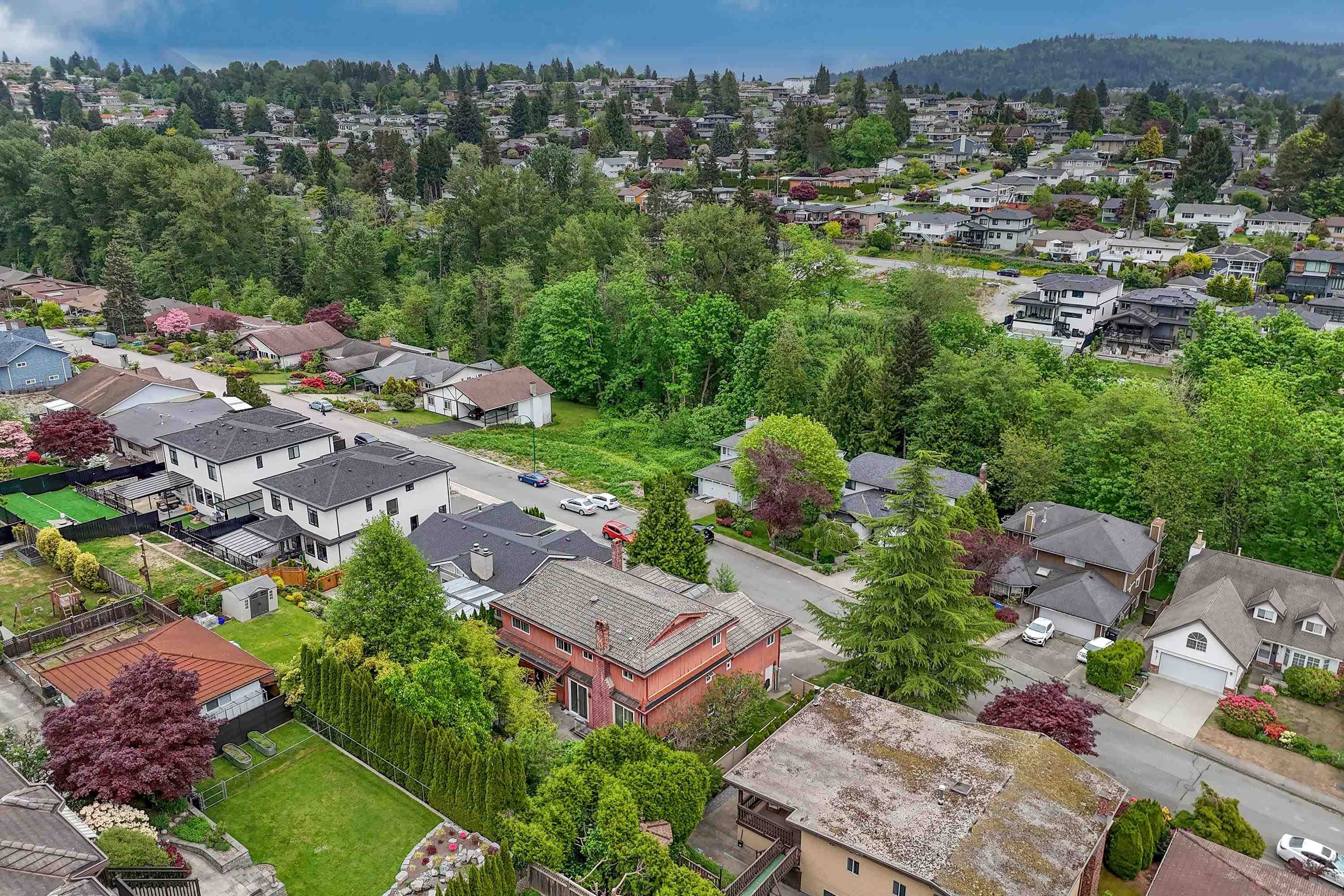 5460 Braelawn Drive, Burnaby, V5B 4R7 — photo 5