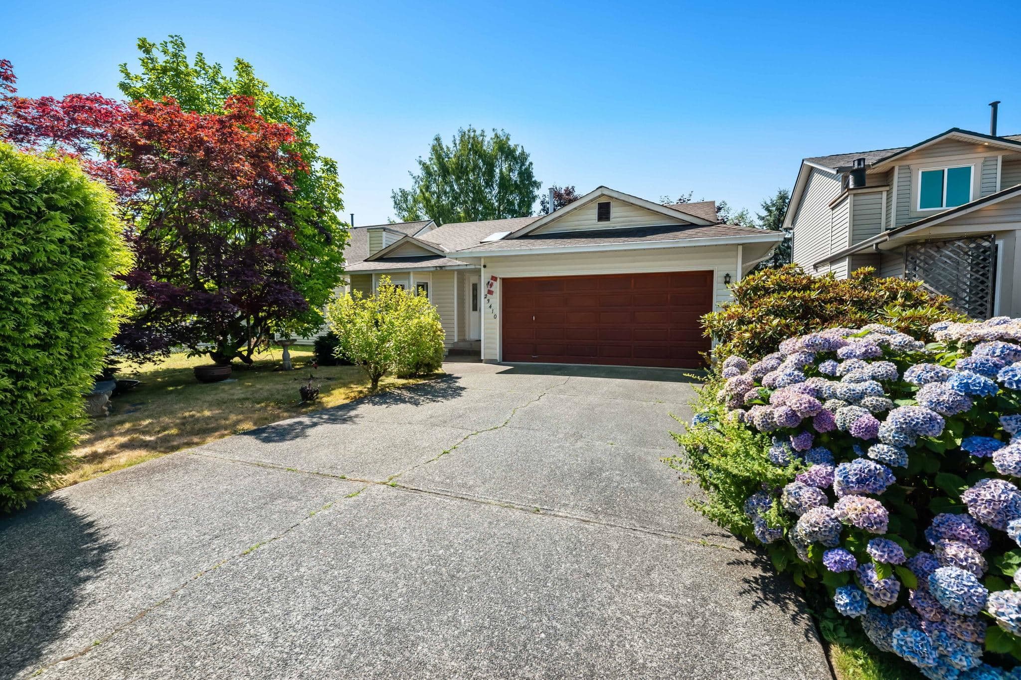 23410 Nightingale Avenue, Maple Ridge, V2X 9C8 — photo 2