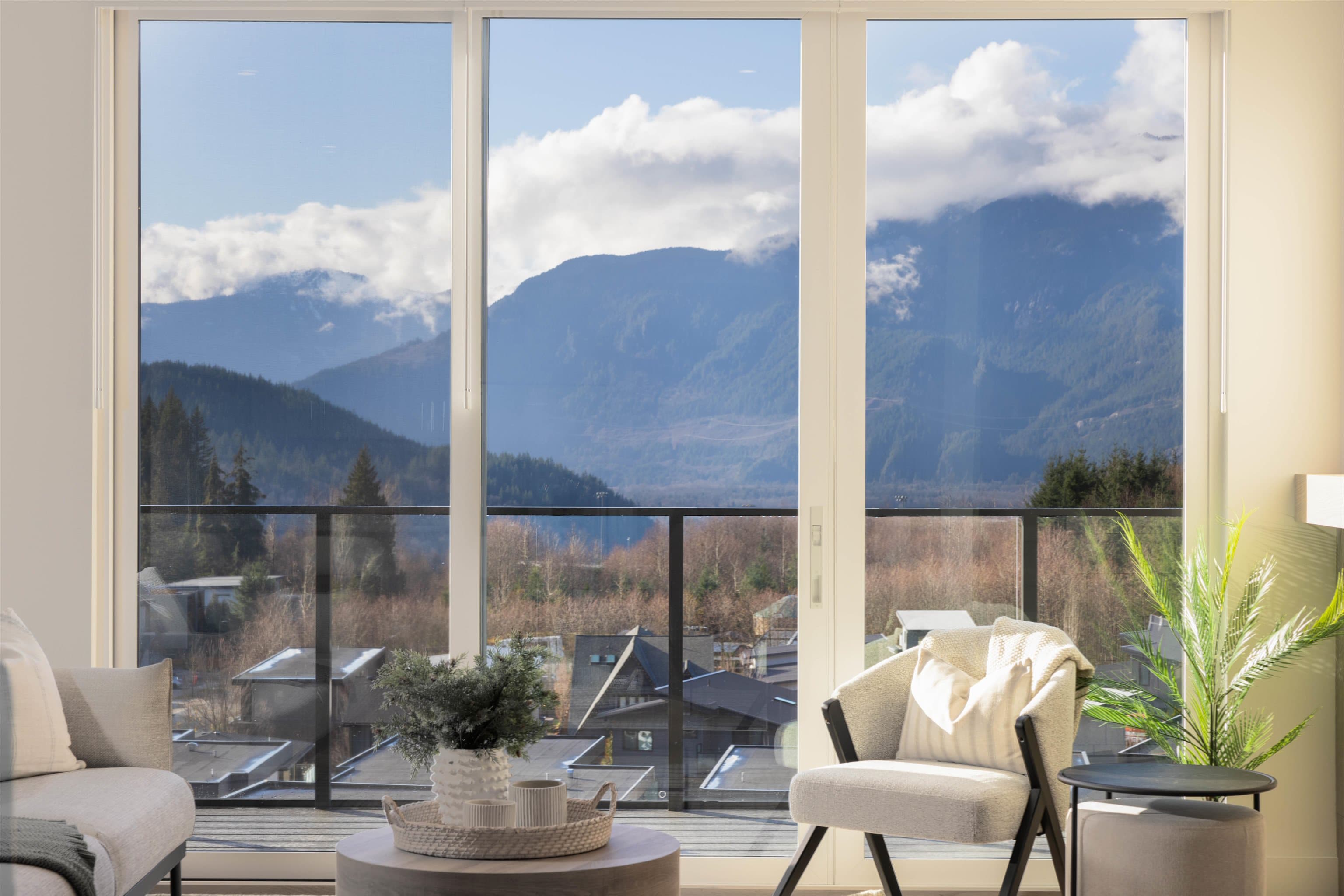 101 - 3405 Mamquam Road, Squamish, V8B 1E4 — photo 2