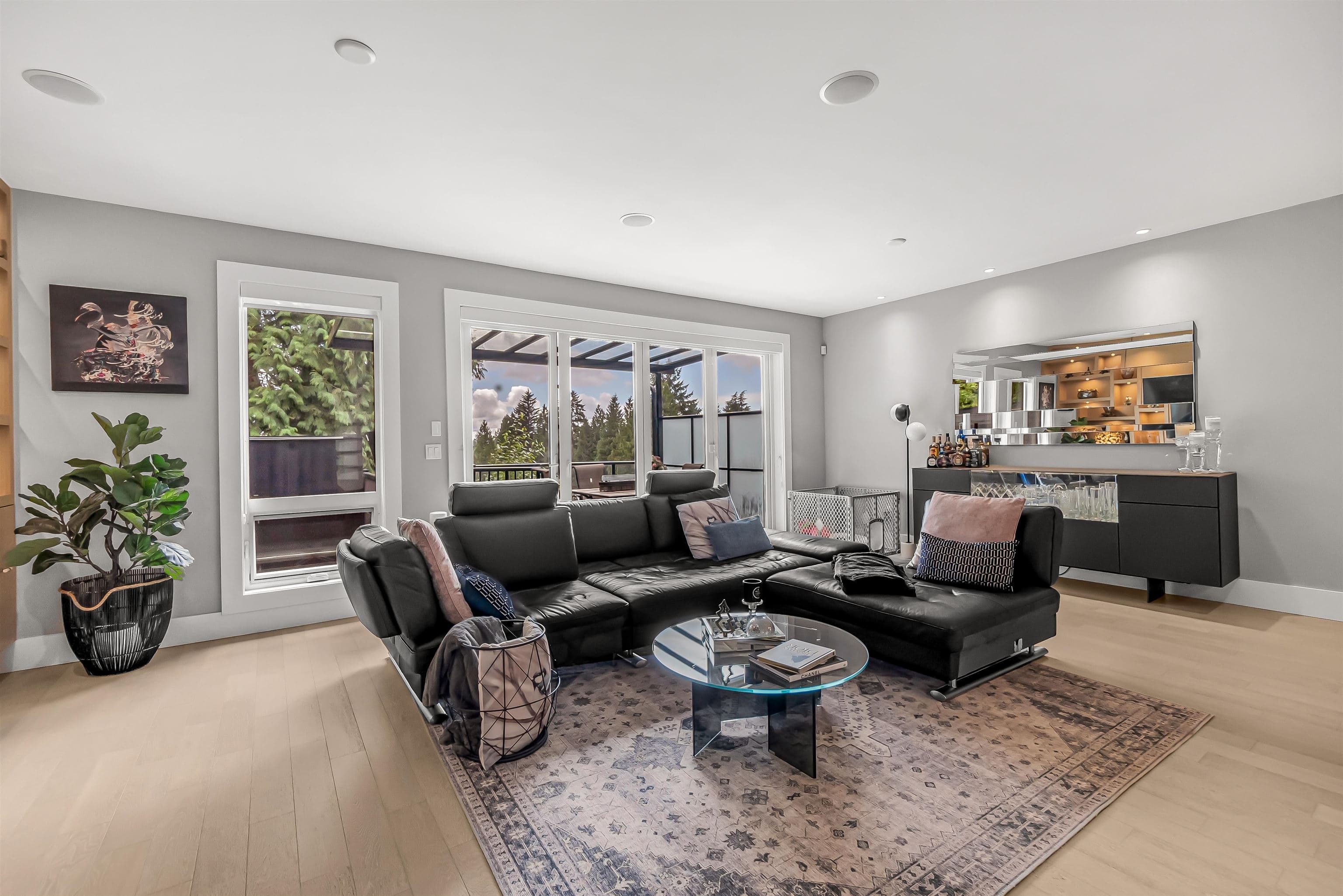 1033 Prospect Avenue, North Vancouver, V7R 2M6 — photo 3