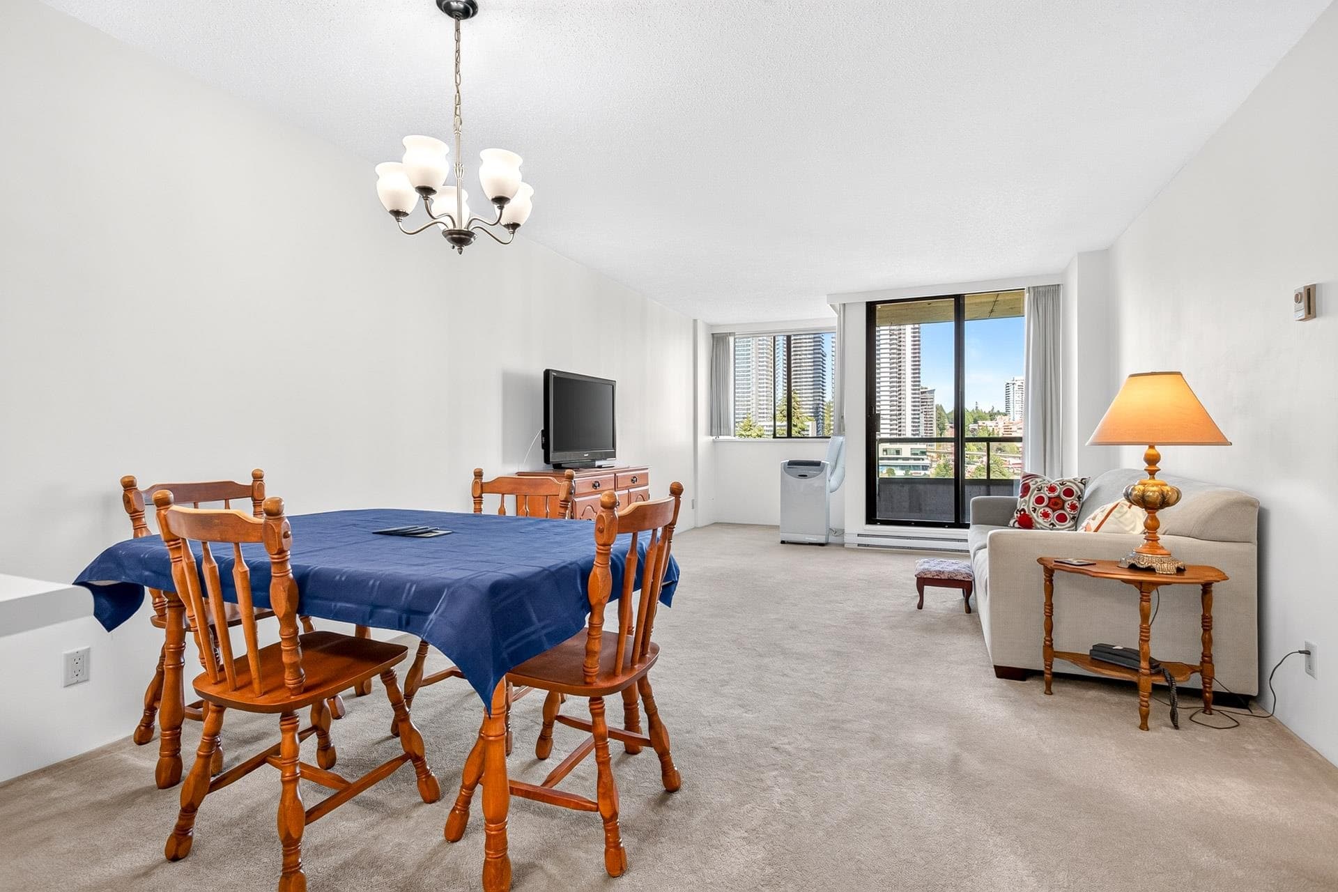 1201 - 3970 Carrigan Court, Burnaby, V3N 4S5 — photo 4