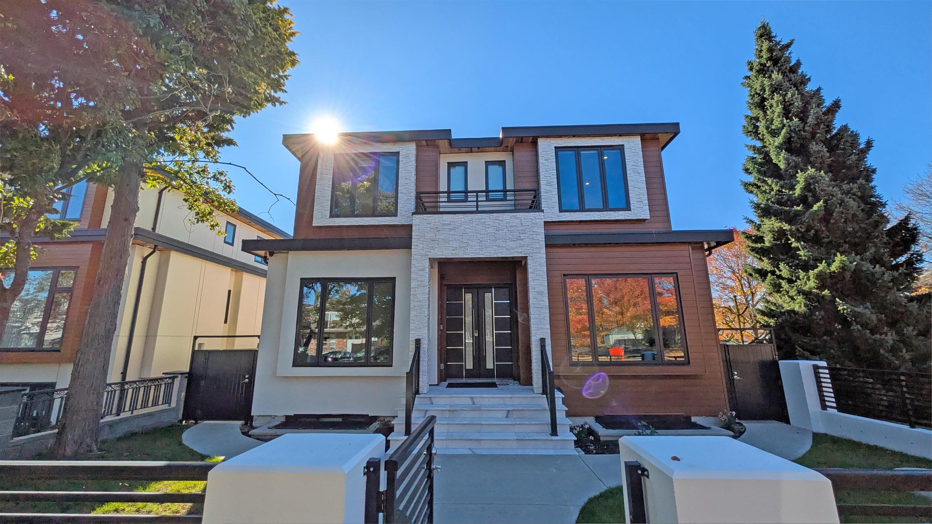 108 E 51st Avenue, Vancouver, V5X 1C3 — photo 1
