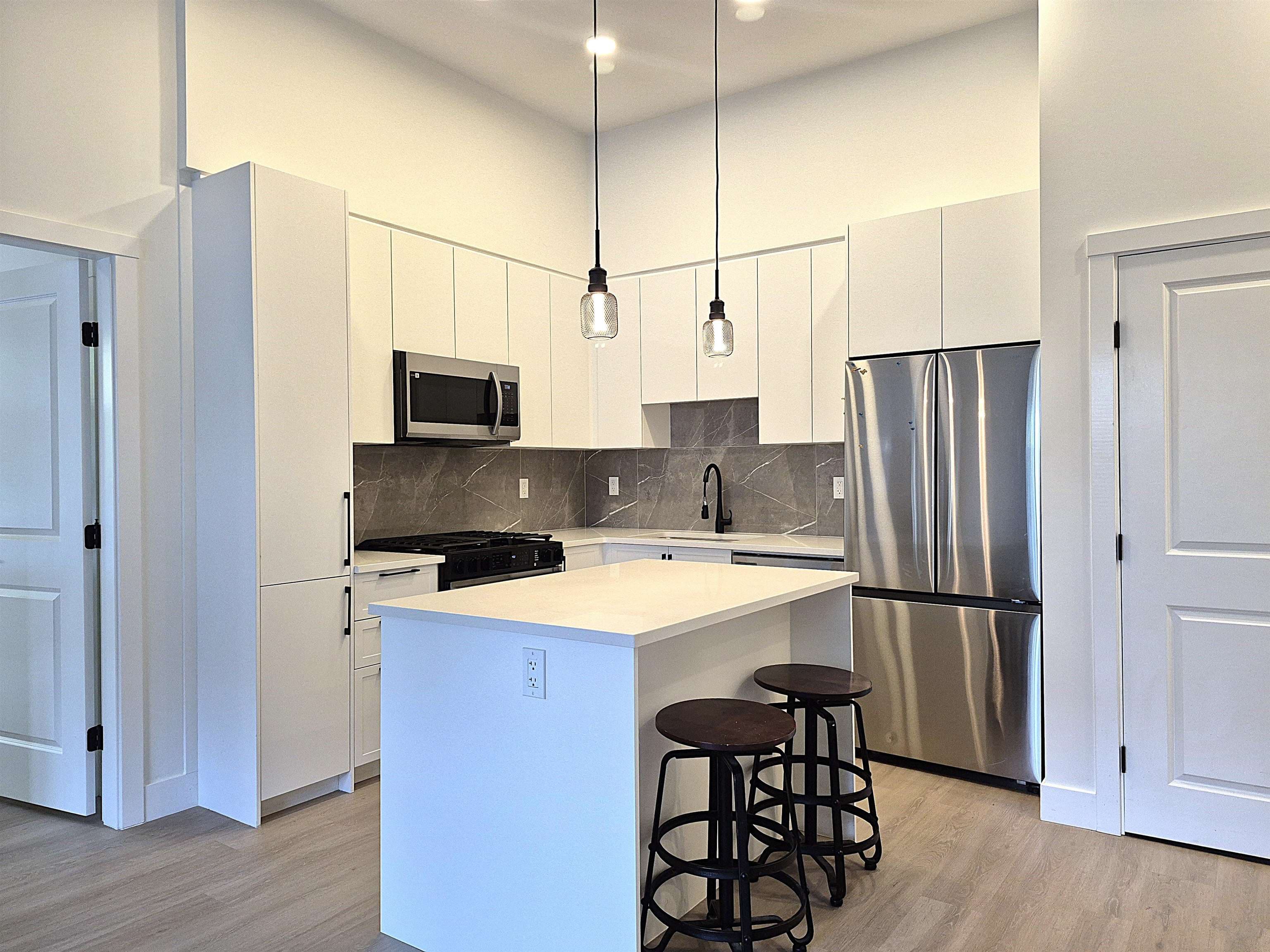 107 - 3528 146a Street, Surrey, V4P 0H4 — photo 2