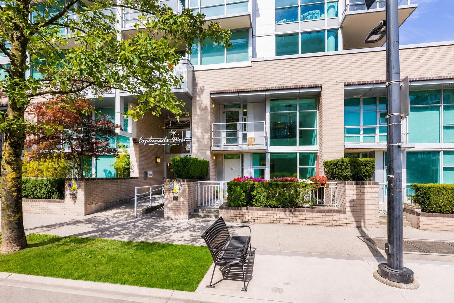 TH8 - 168 E Esplanade Avenue, North Vancouver, V7L 4X8 — photo 3