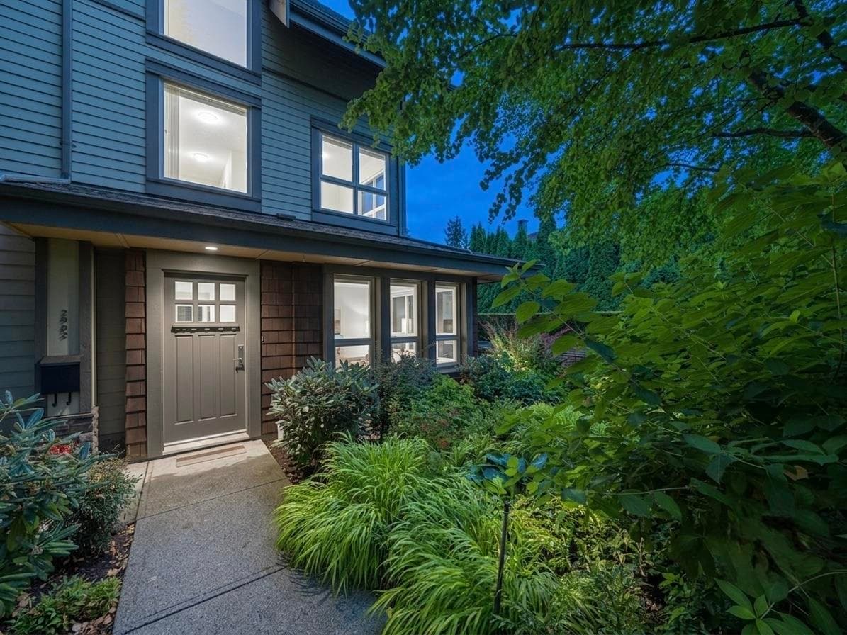 2982 Chesterfield Avenue, North Vancouver, V7N 3M6 — photo 1