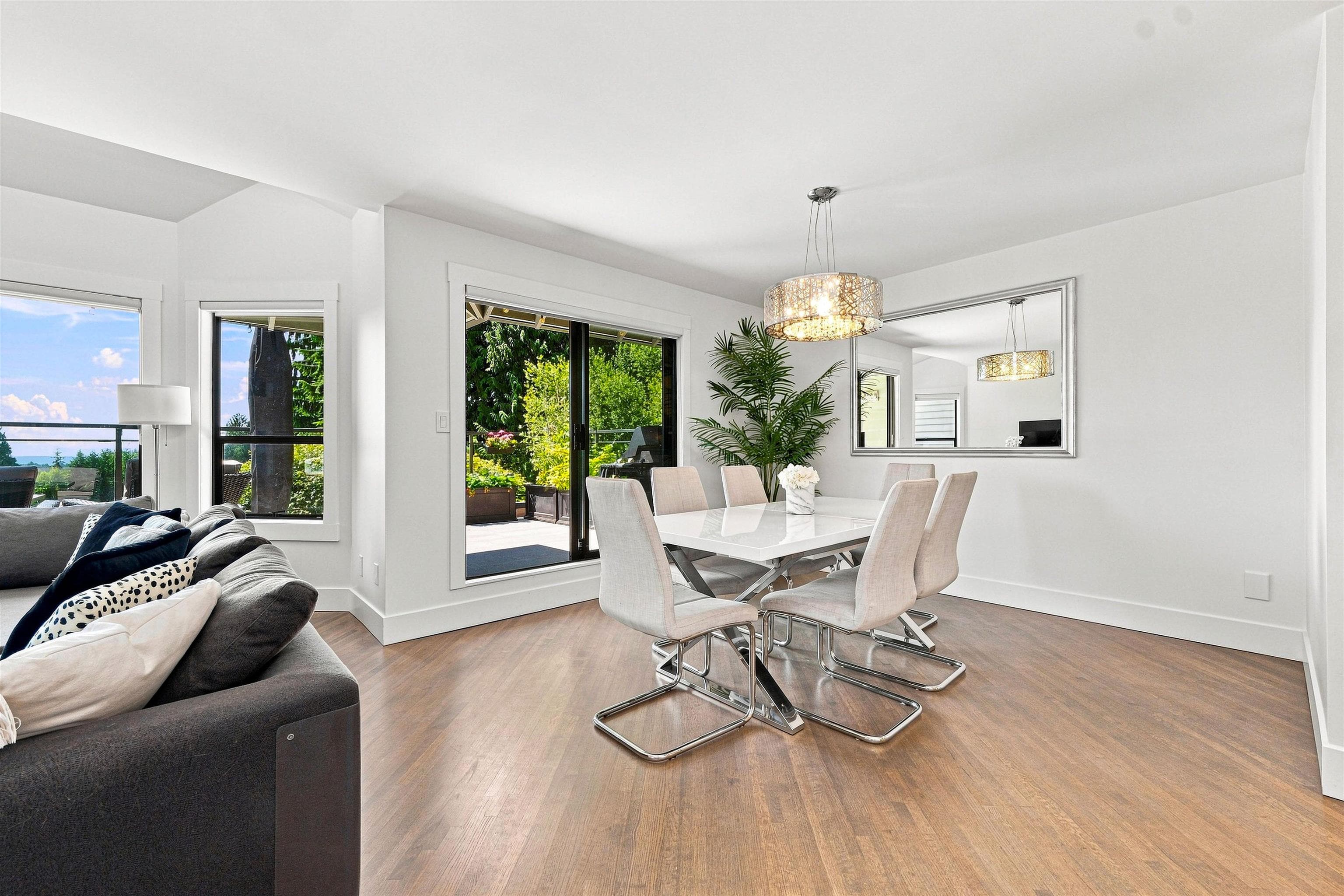 5723 Owl Court, North Vancouver, V7R 4V1 — photo 5